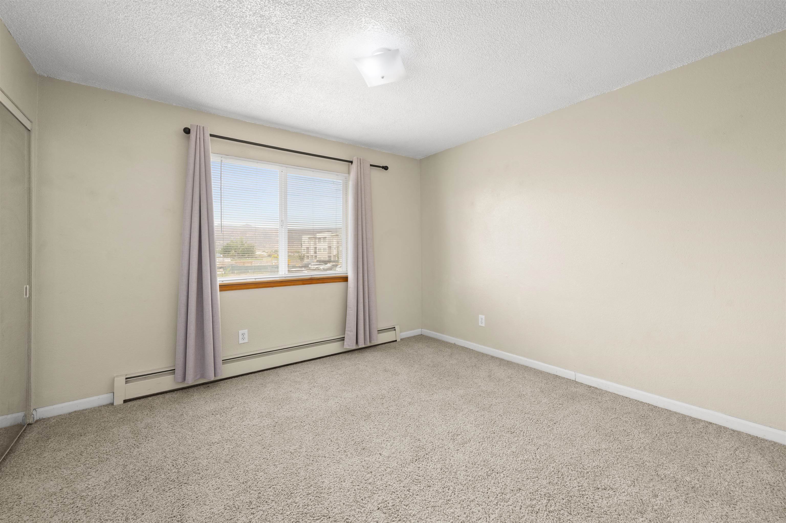 559 W Pabor Way Property Photo 11