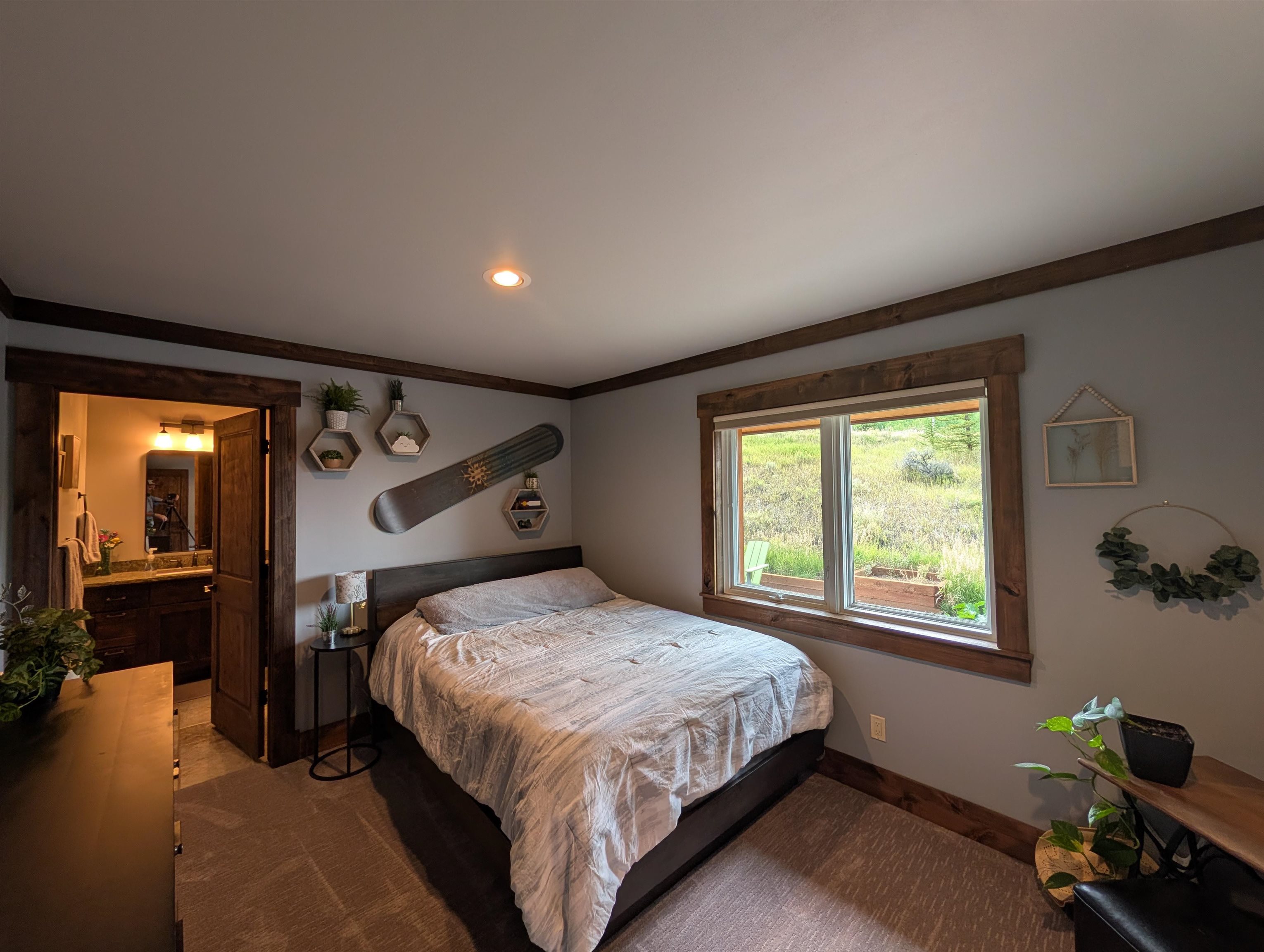 684 Falcon Way Property Photo 24
