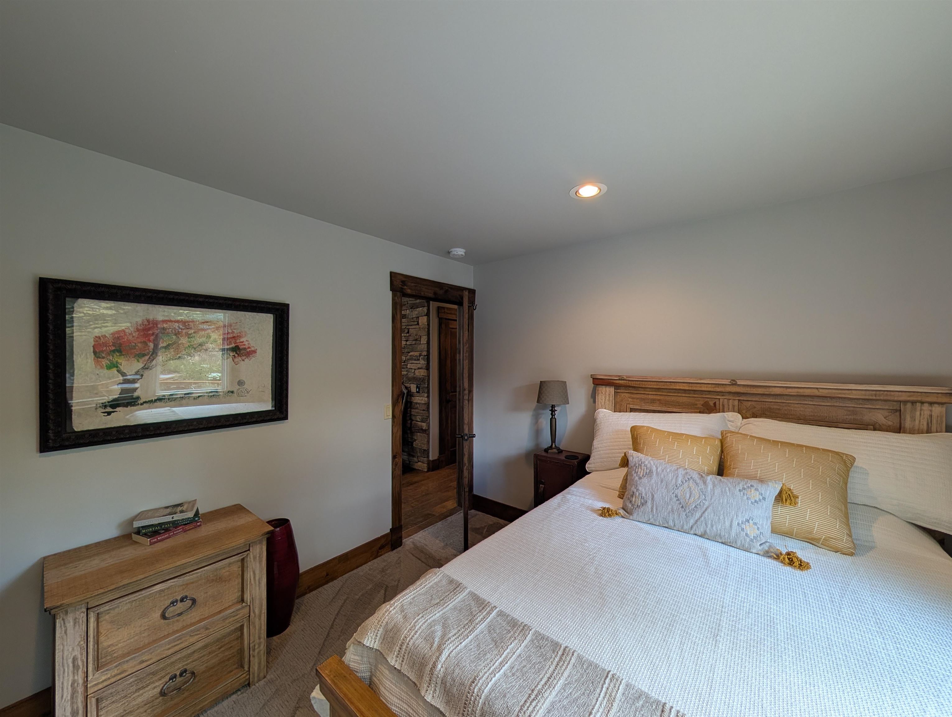 684 Falcon Way Property Photo 27