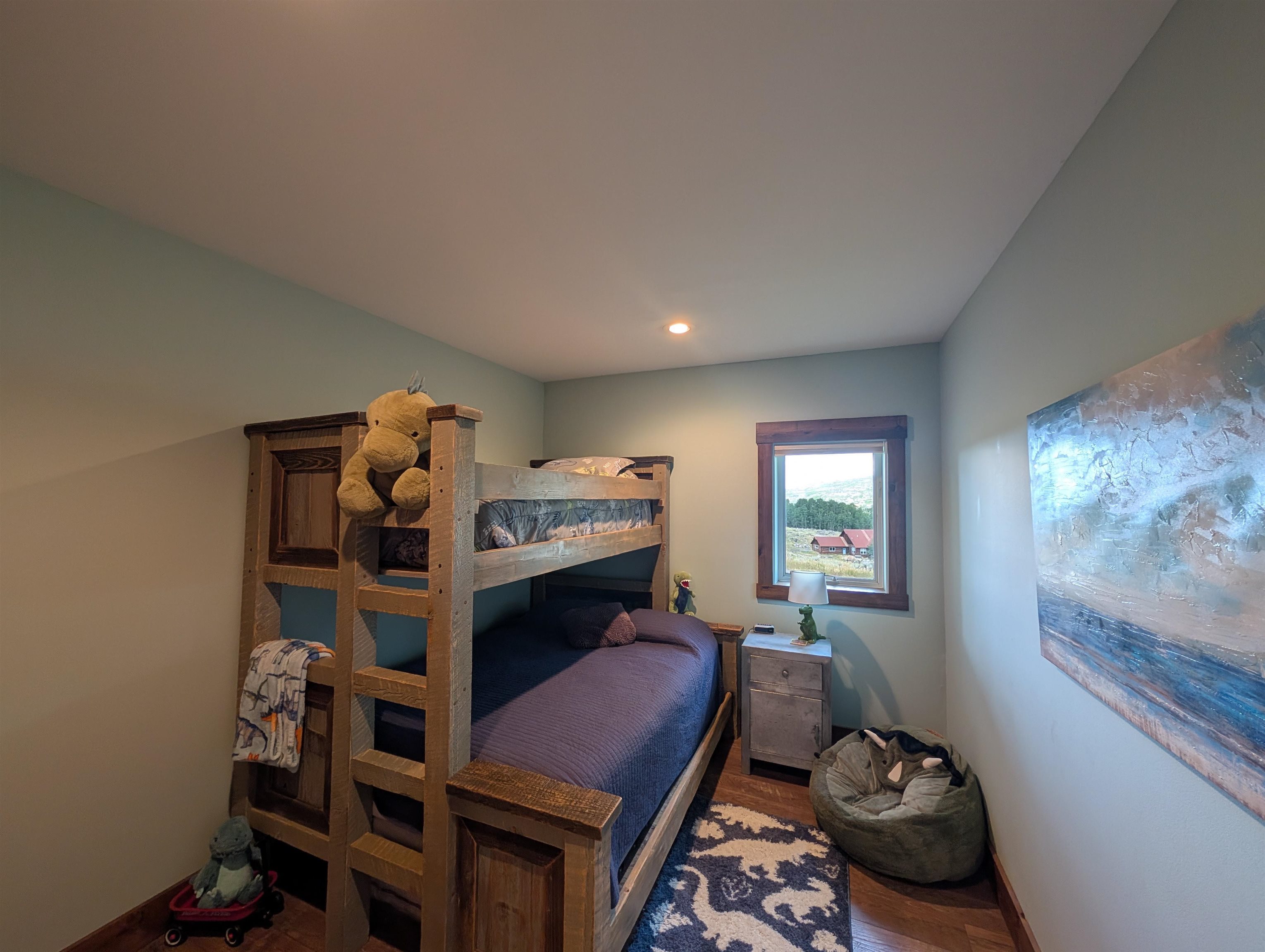 684 Falcon Way Property Photo 31