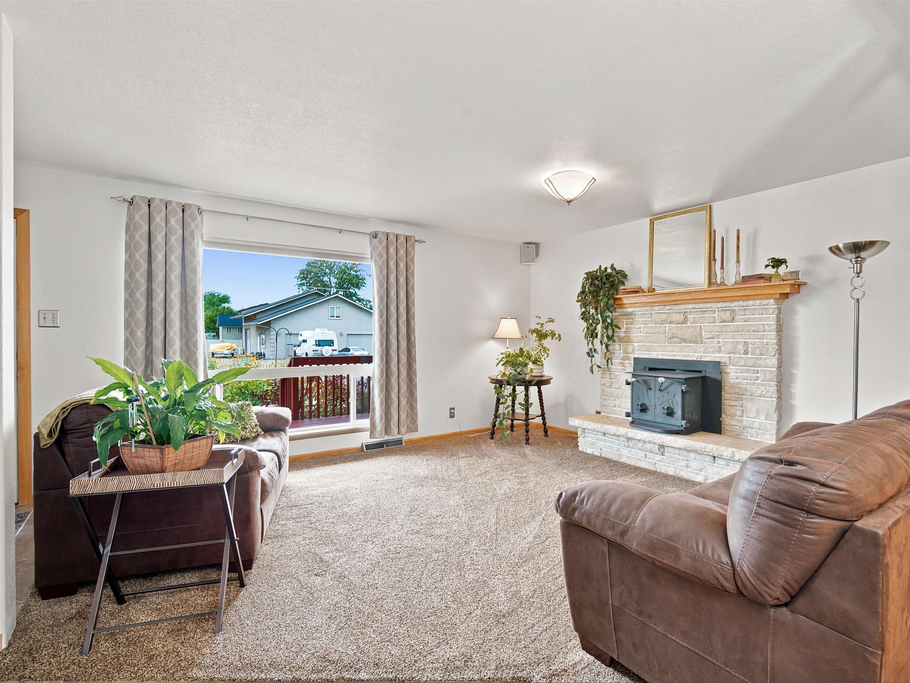 490 Vallejo Drive Property Photo 5
