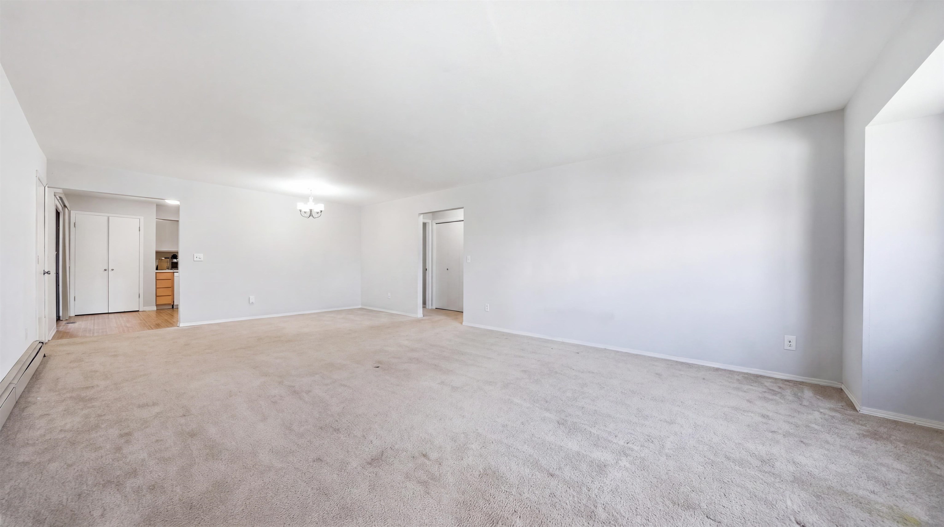 2048 Winston Way Property Photo 6