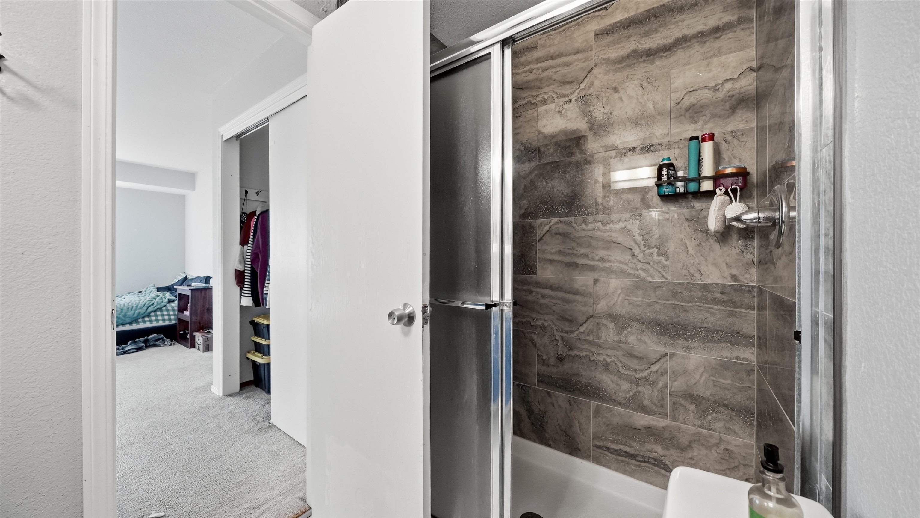 2048 Winston Way Property Photo 15