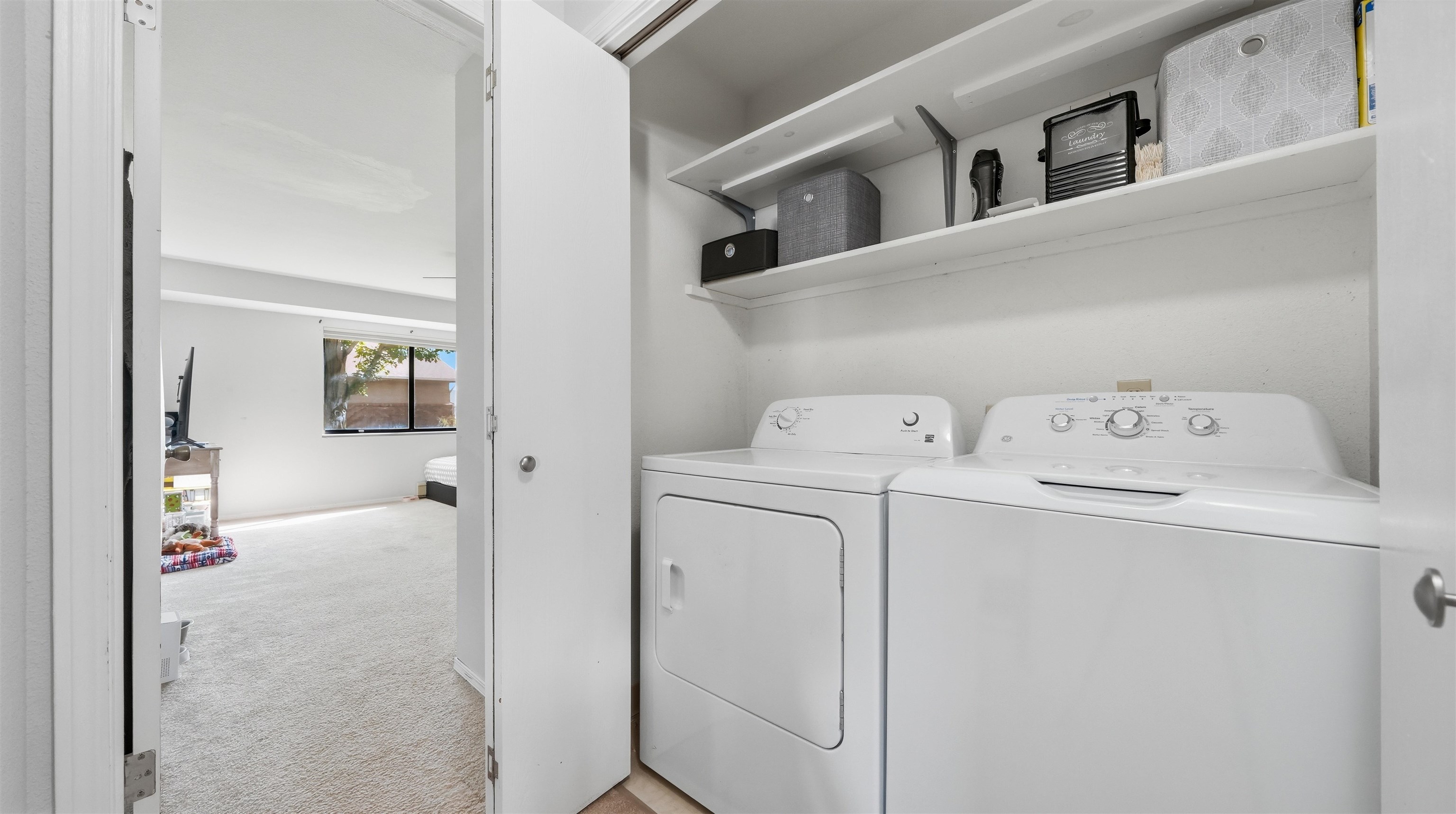2048 Winston Way Property Photo 18