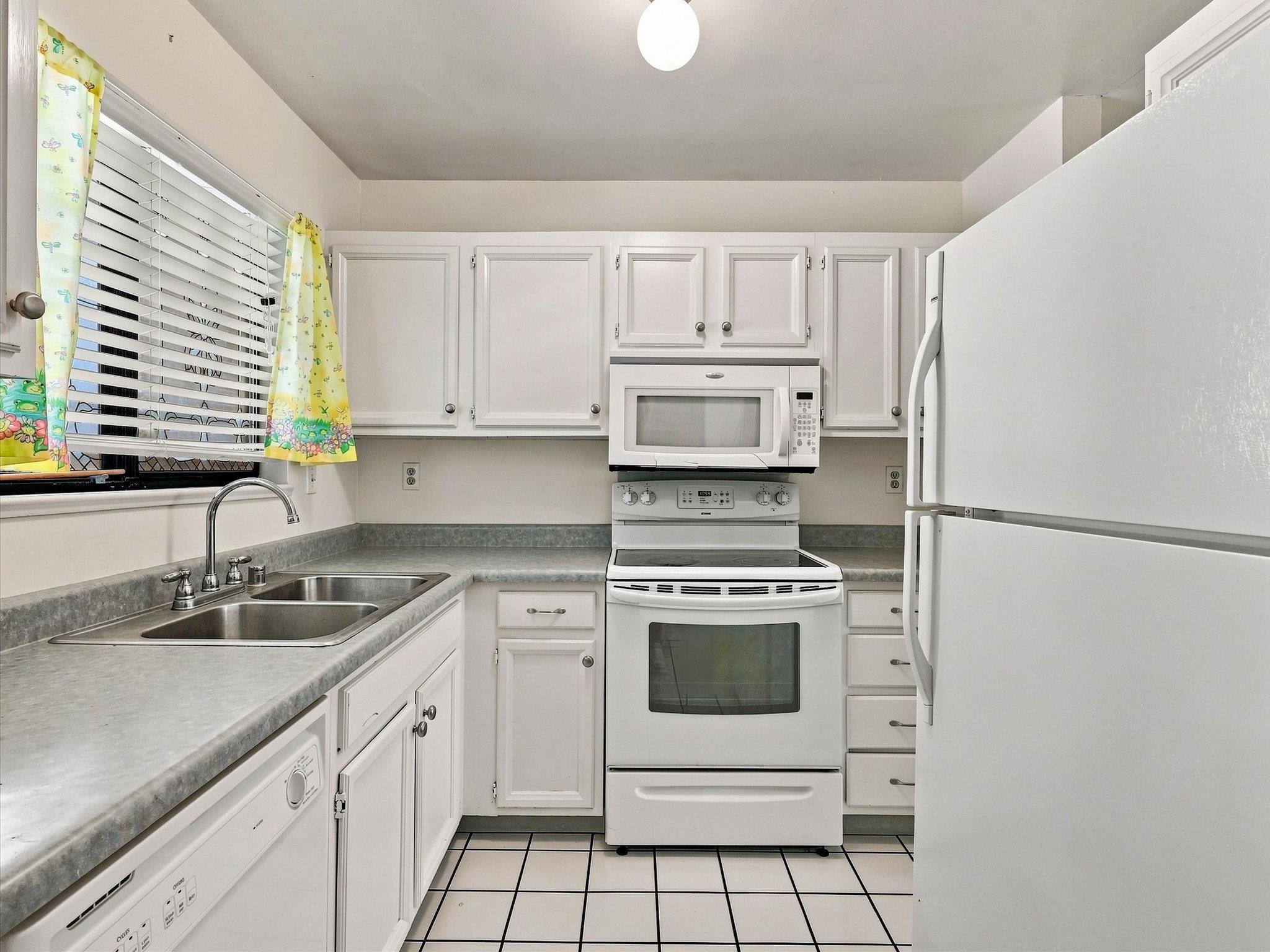 3231 Lakeside Drive Property Photo 6