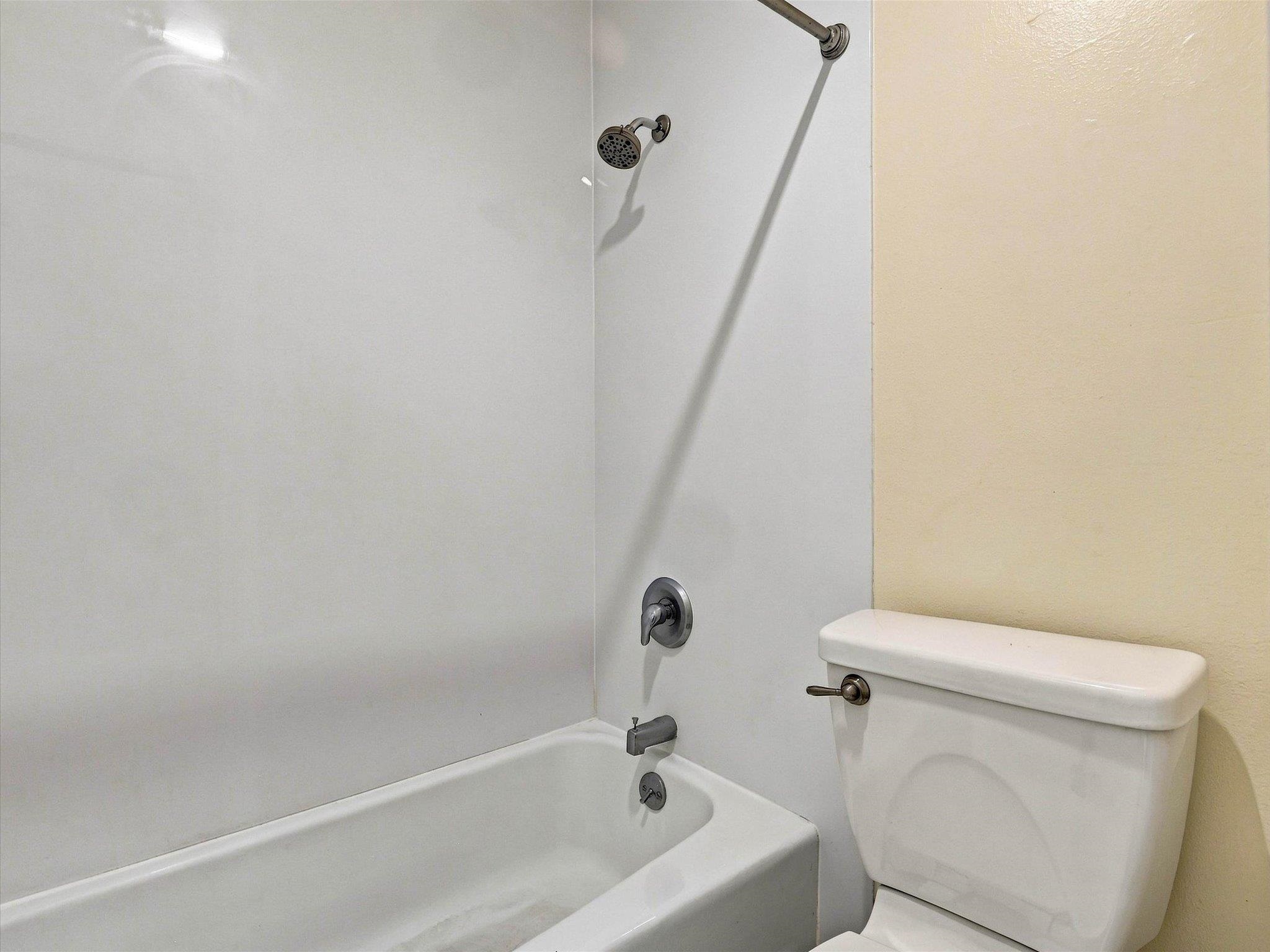 3231 Lakeside Drive Property Photo 12