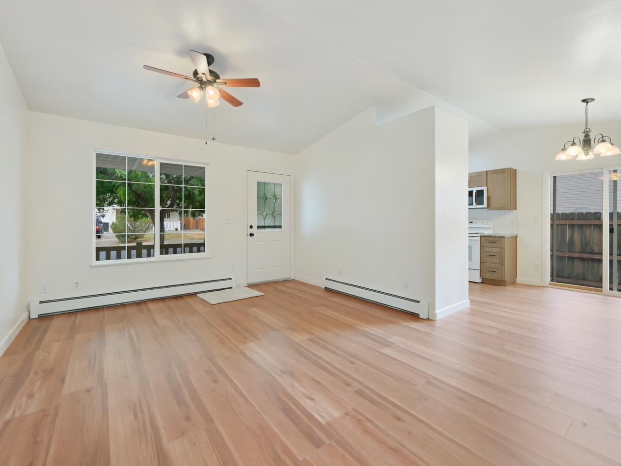 2943 S Palace Circle Property Photo 4