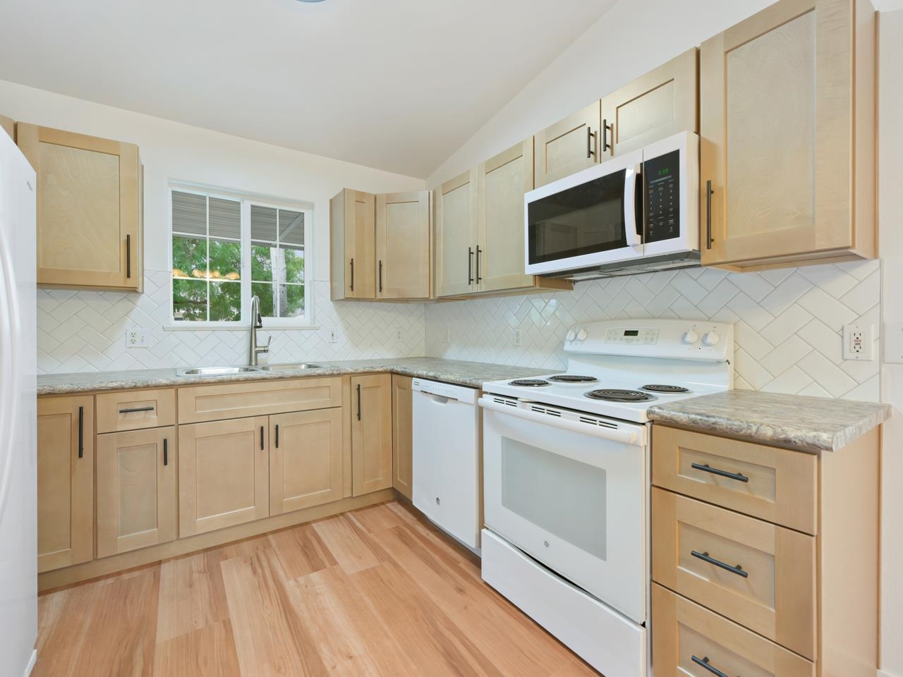 2943 S Palace Circle Property Photo 8