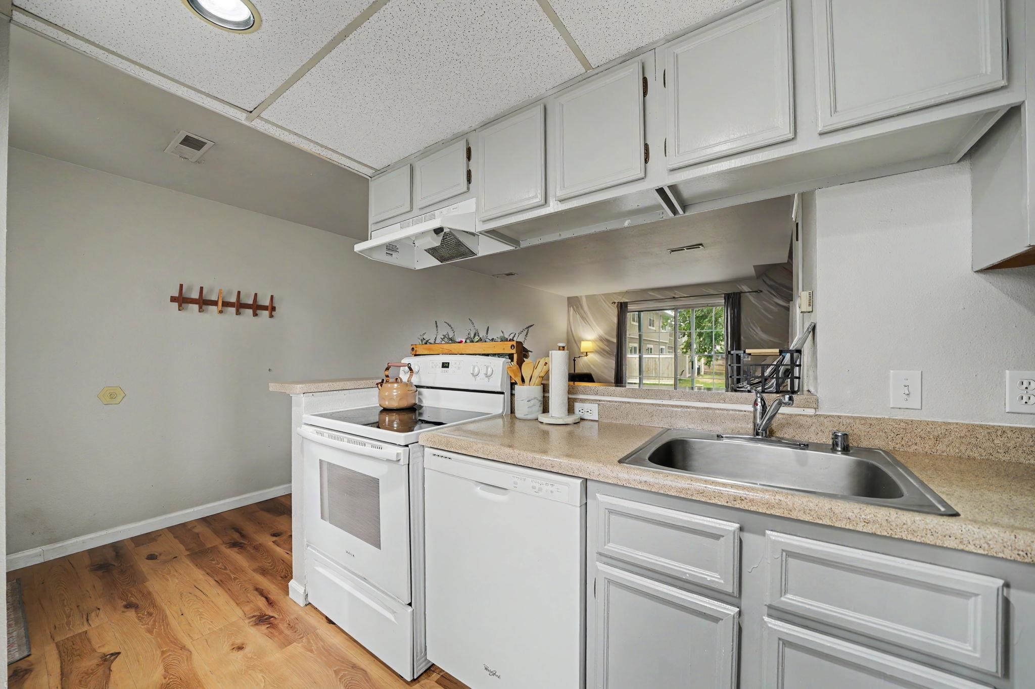 523 28 1/4 Road Property Photo 9