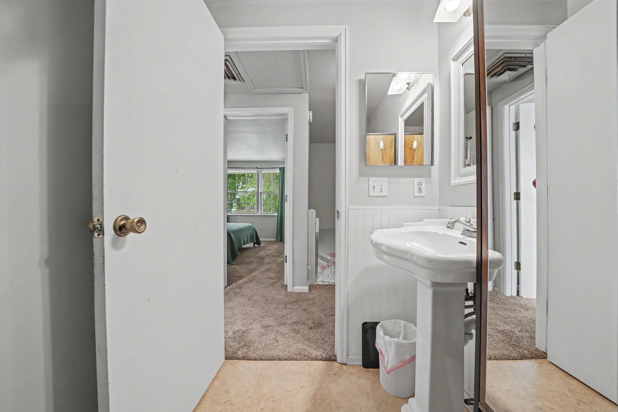 523 28 1/4 Road Property Photo 16