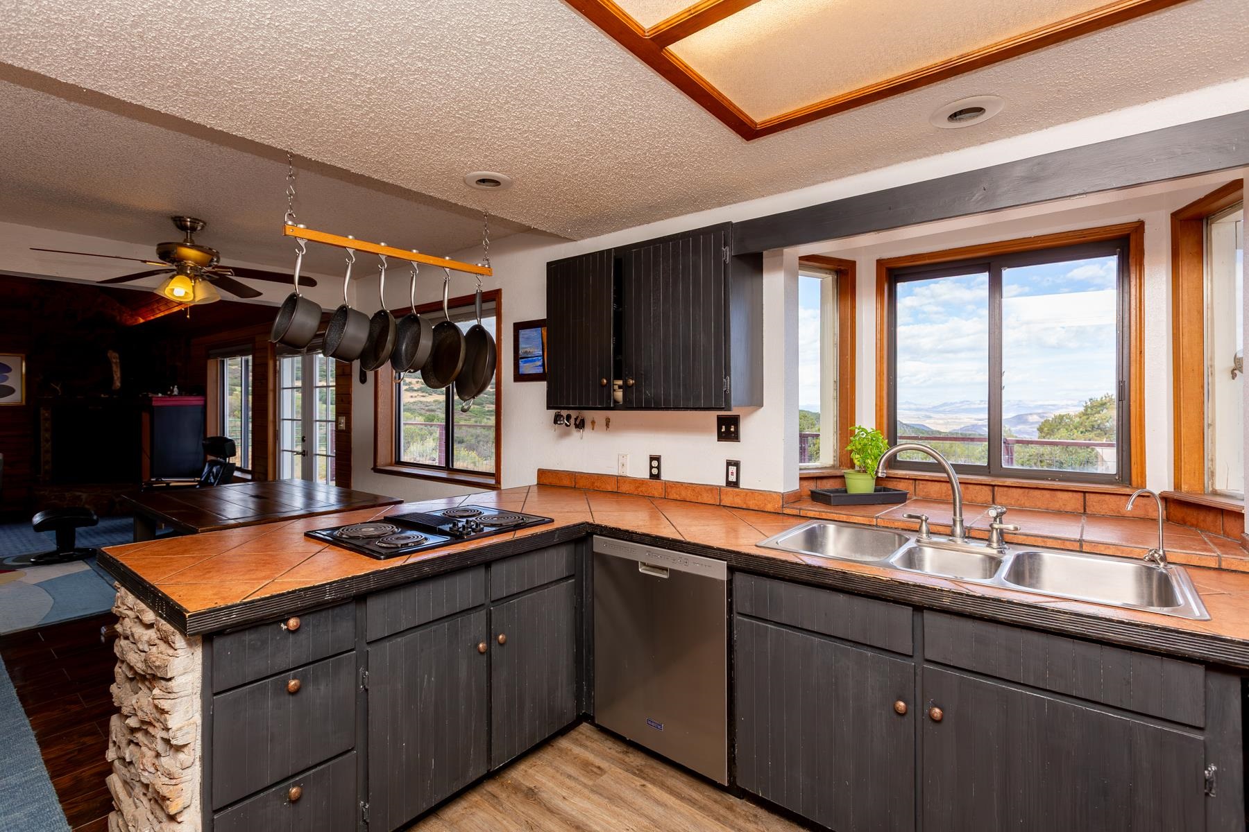 9121 54 Road Property Photo 13