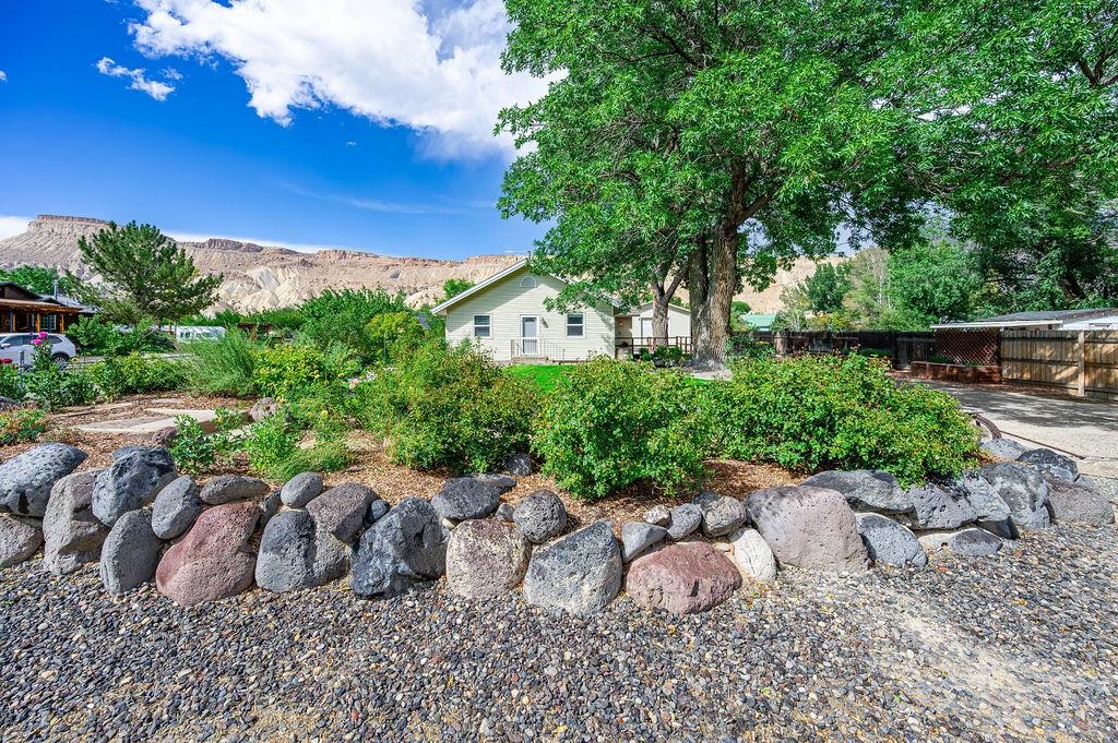 3628 G Road Property Photo 2