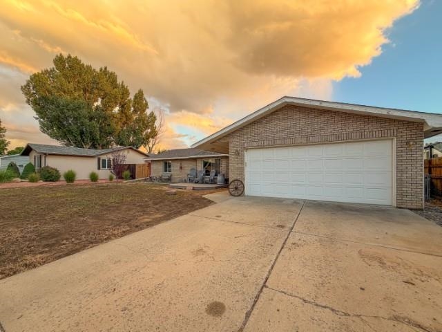 1032 E Grand Avenue Property Photo 2