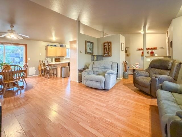 1032 E Grand Avenue Property Photo 5