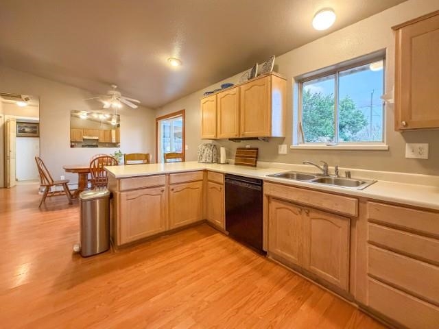 1032 E Grand Avenue Property Photo 9