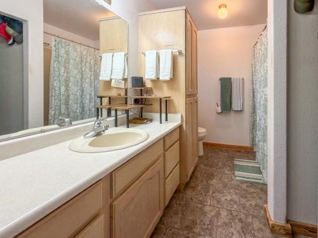 1032 E Grand Avenue Property Photo 13