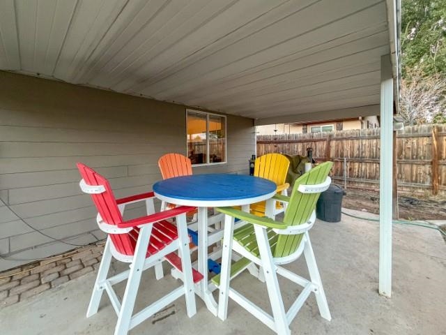 1032 E Grand Avenue Property Photo 20
