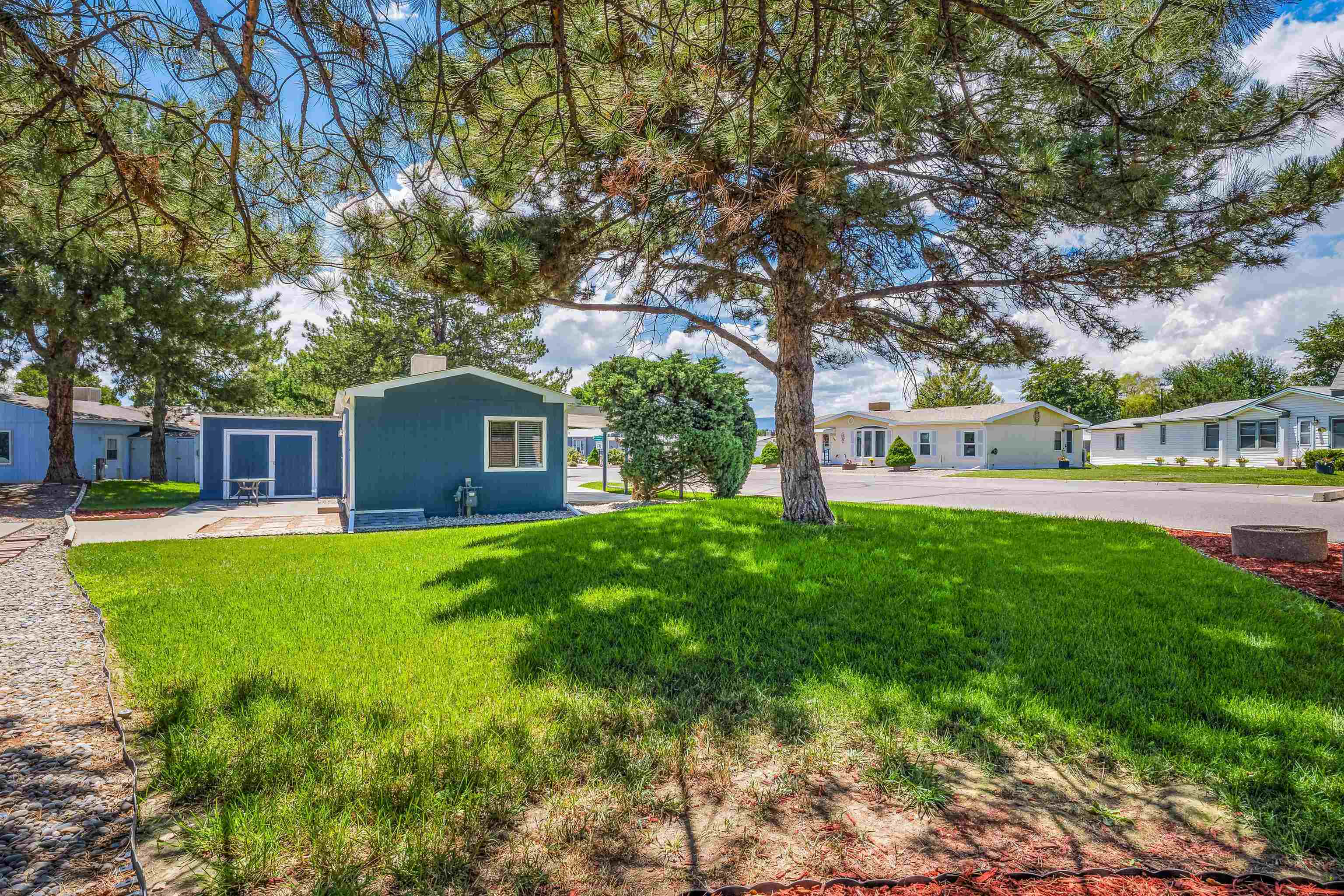 598 E Conestoga Circle Property Photo 3