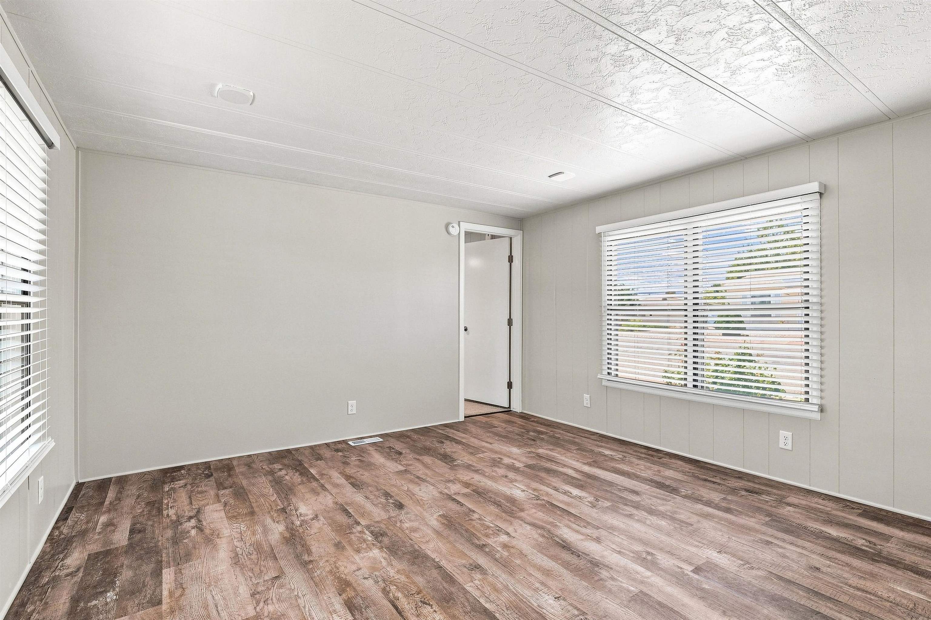 598 E Conestoga Circle Property Photo 13