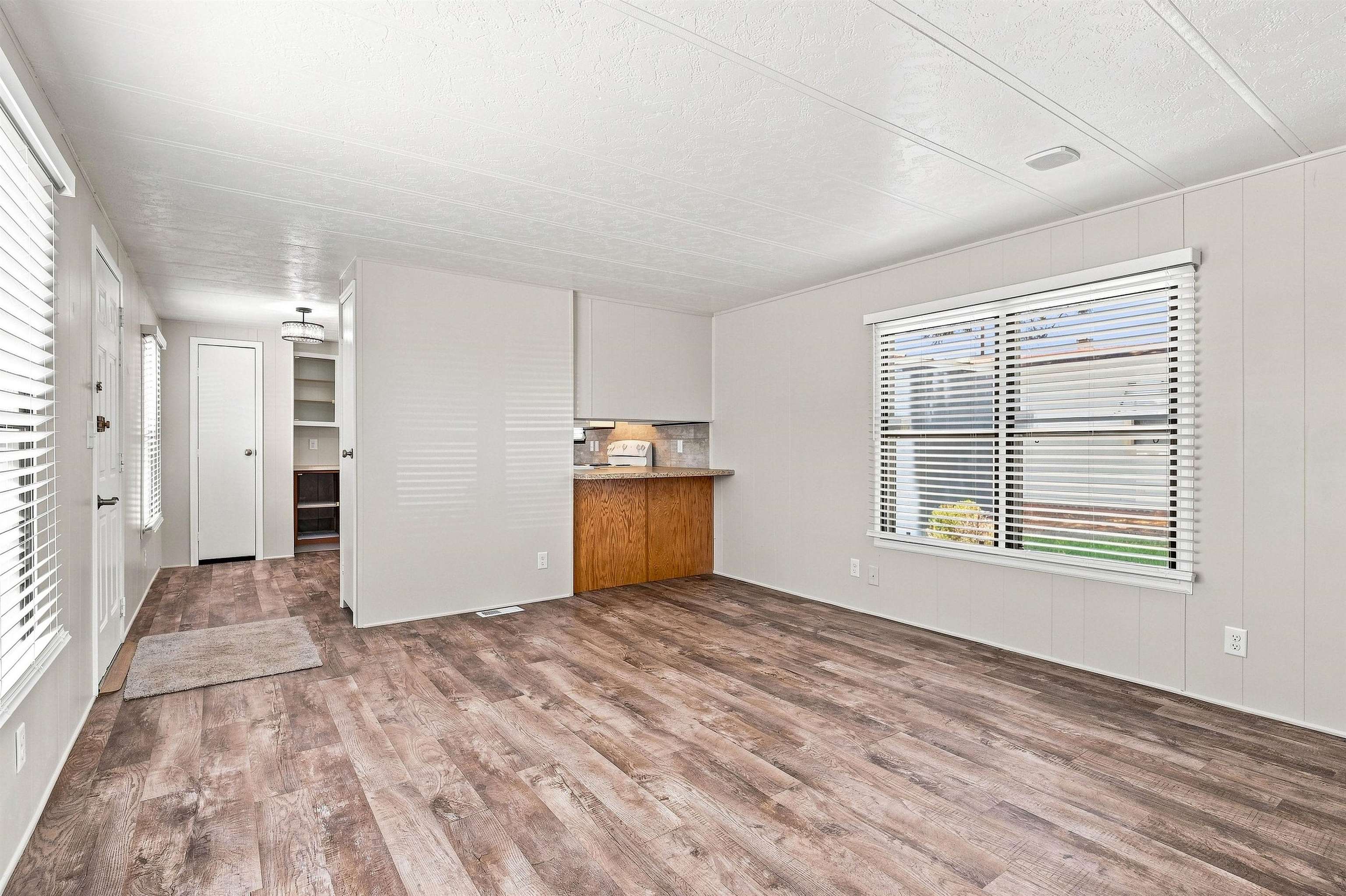 598 E Conestoga Circle Property Photo 14