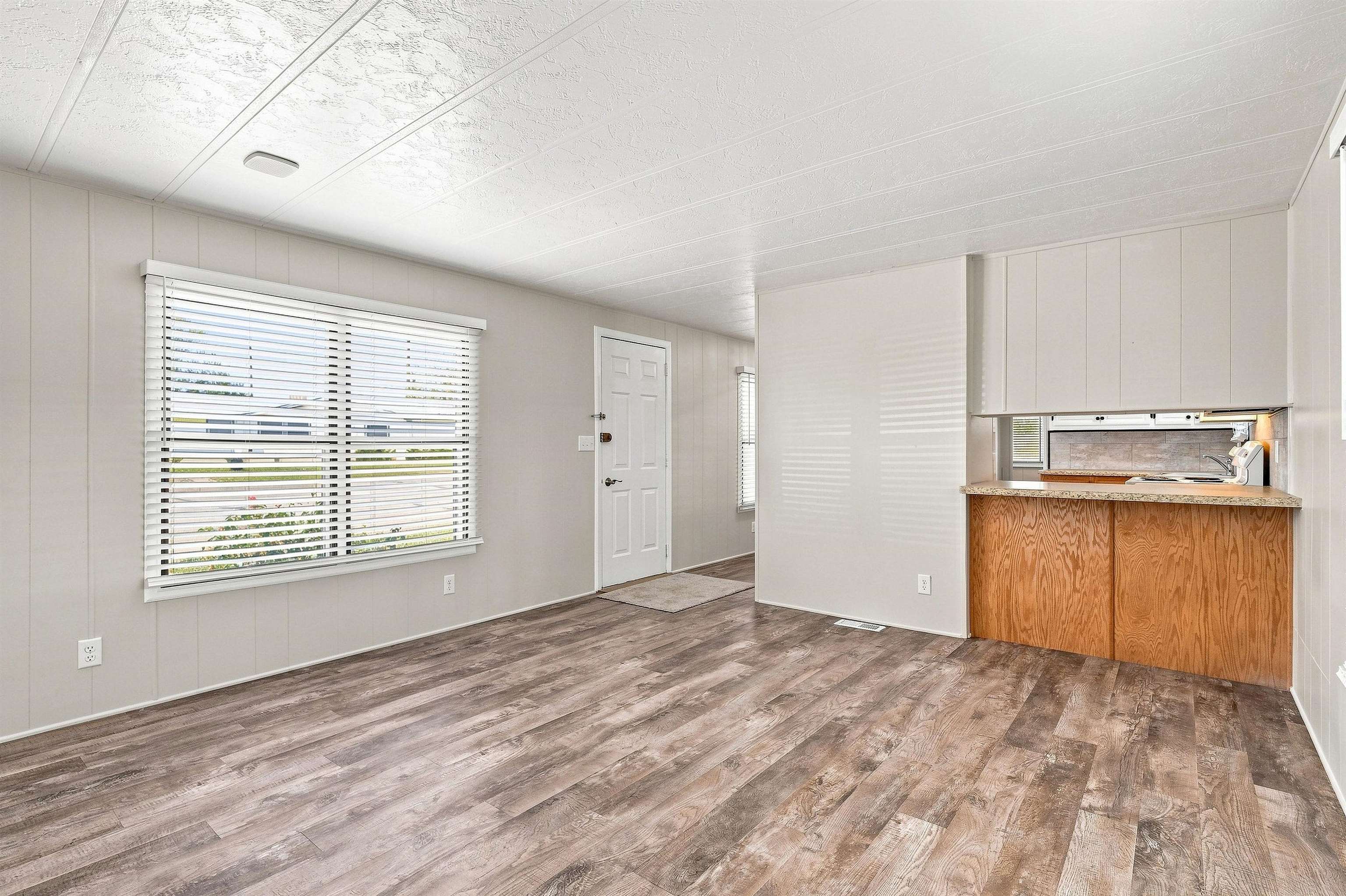 598 E Conestoga Circle Property Photo 15