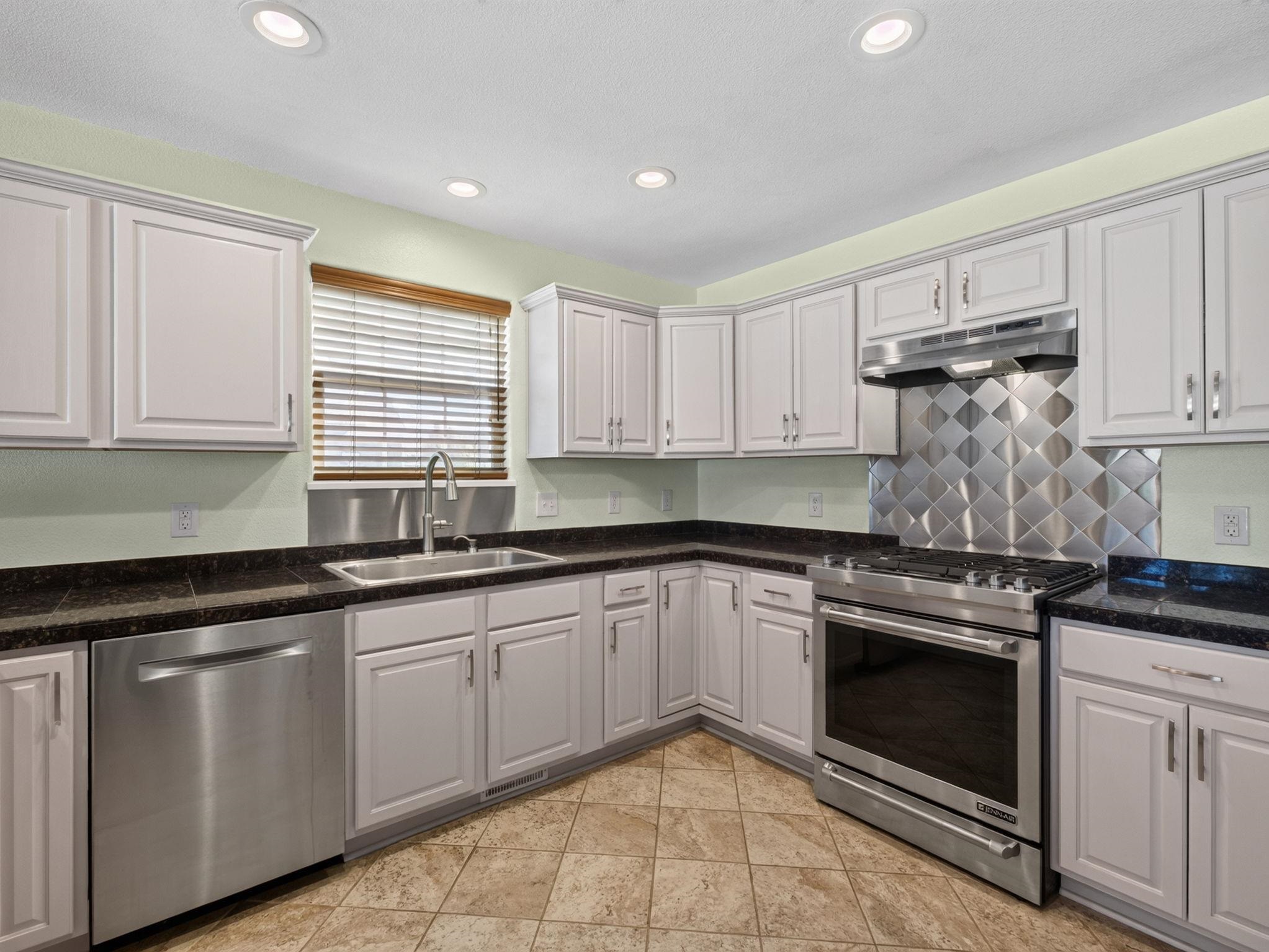 122 Heatherly Lane Property Photo 10