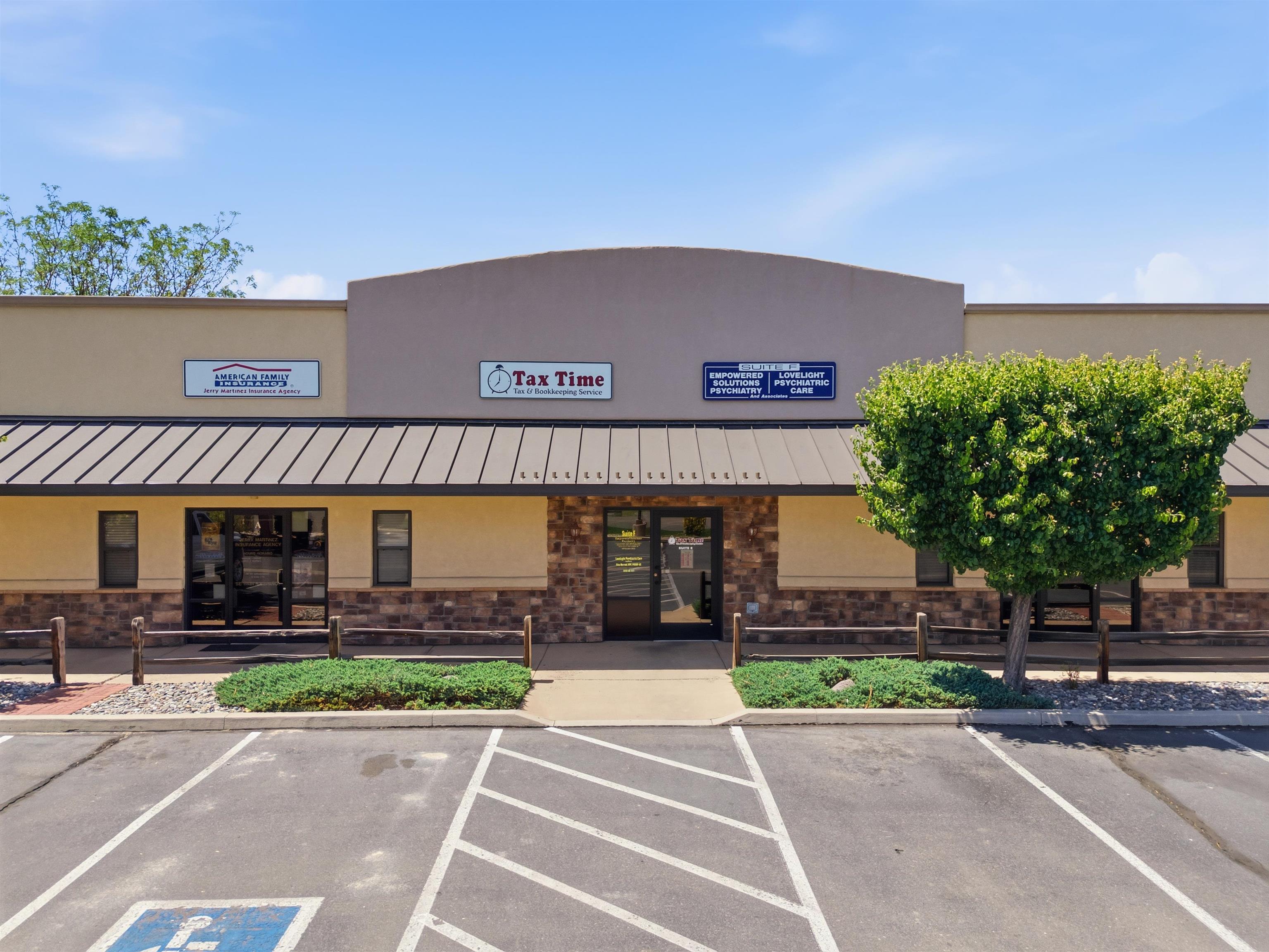627 24 1/2 Road Property Photo 1