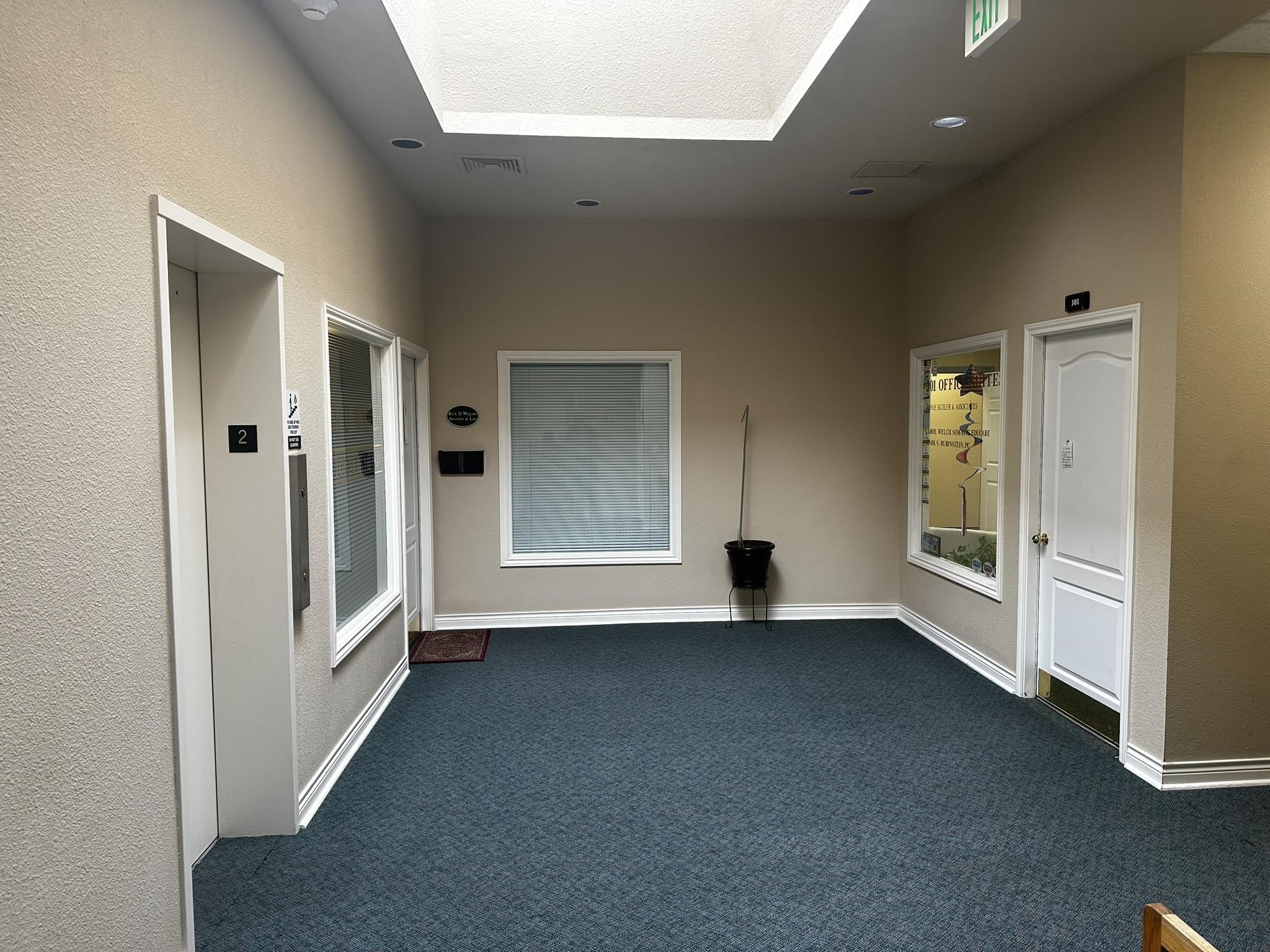 300 Main Street Property Photo 3