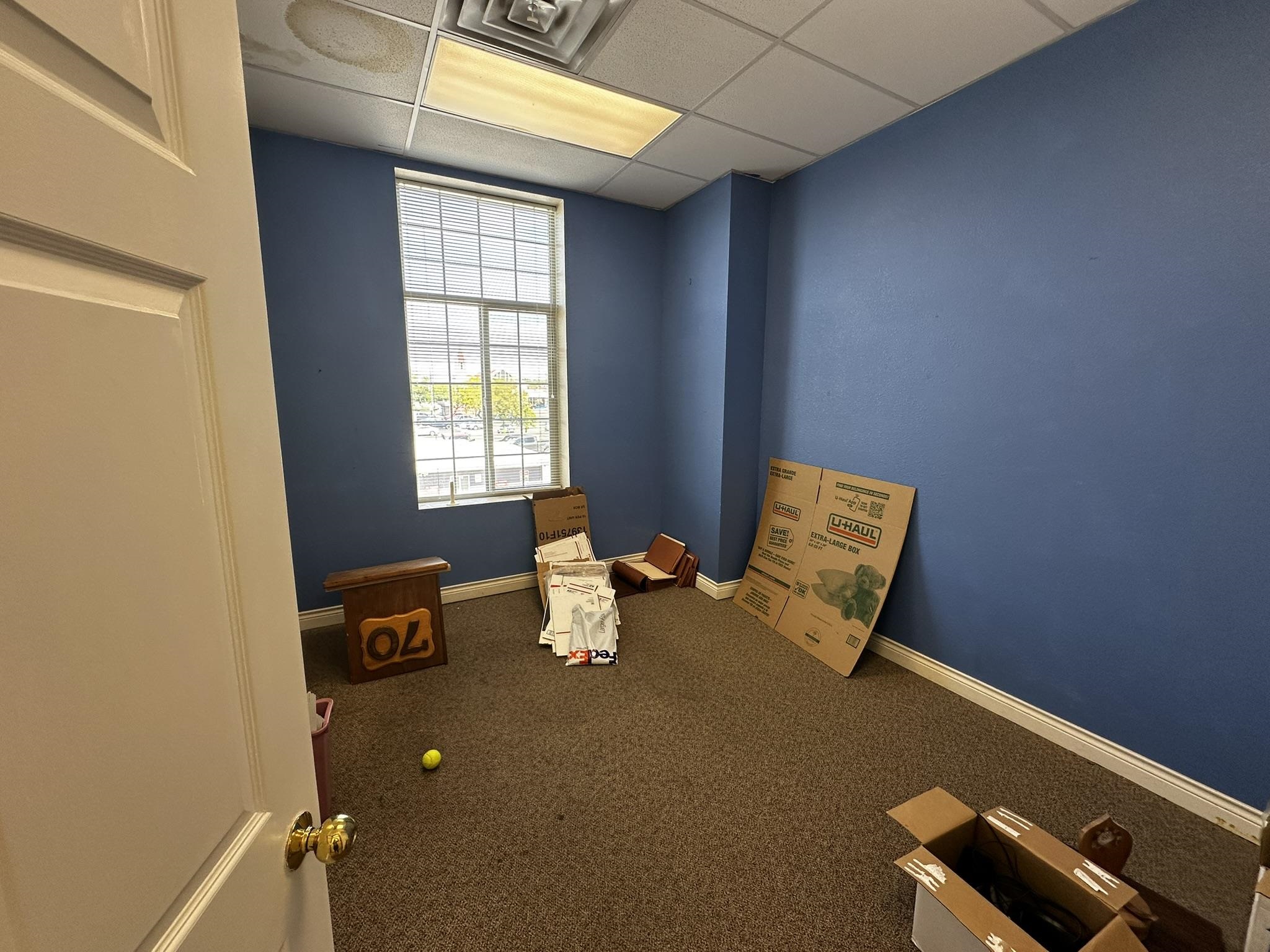 300 Main Street Property Photo 9