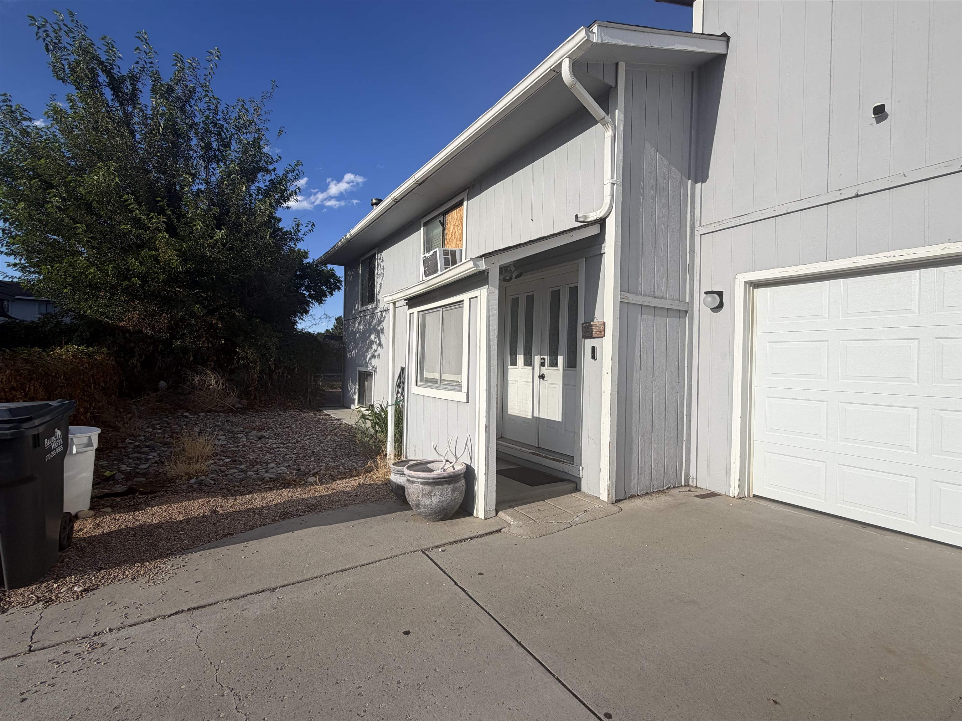 2784 Hartford Court Property Photo 2