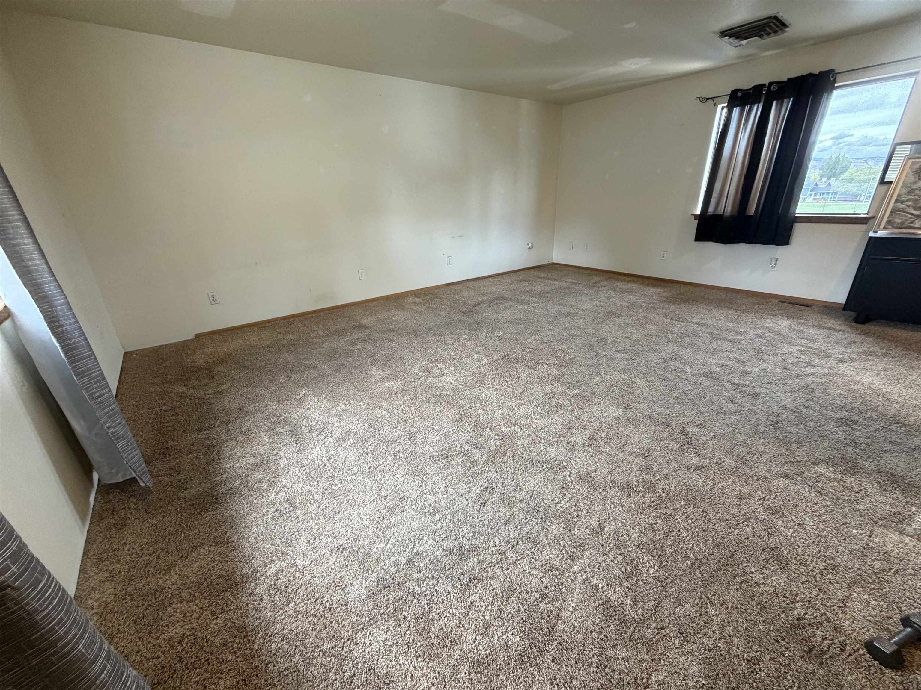 2784 Hartford Court Property Photo 17