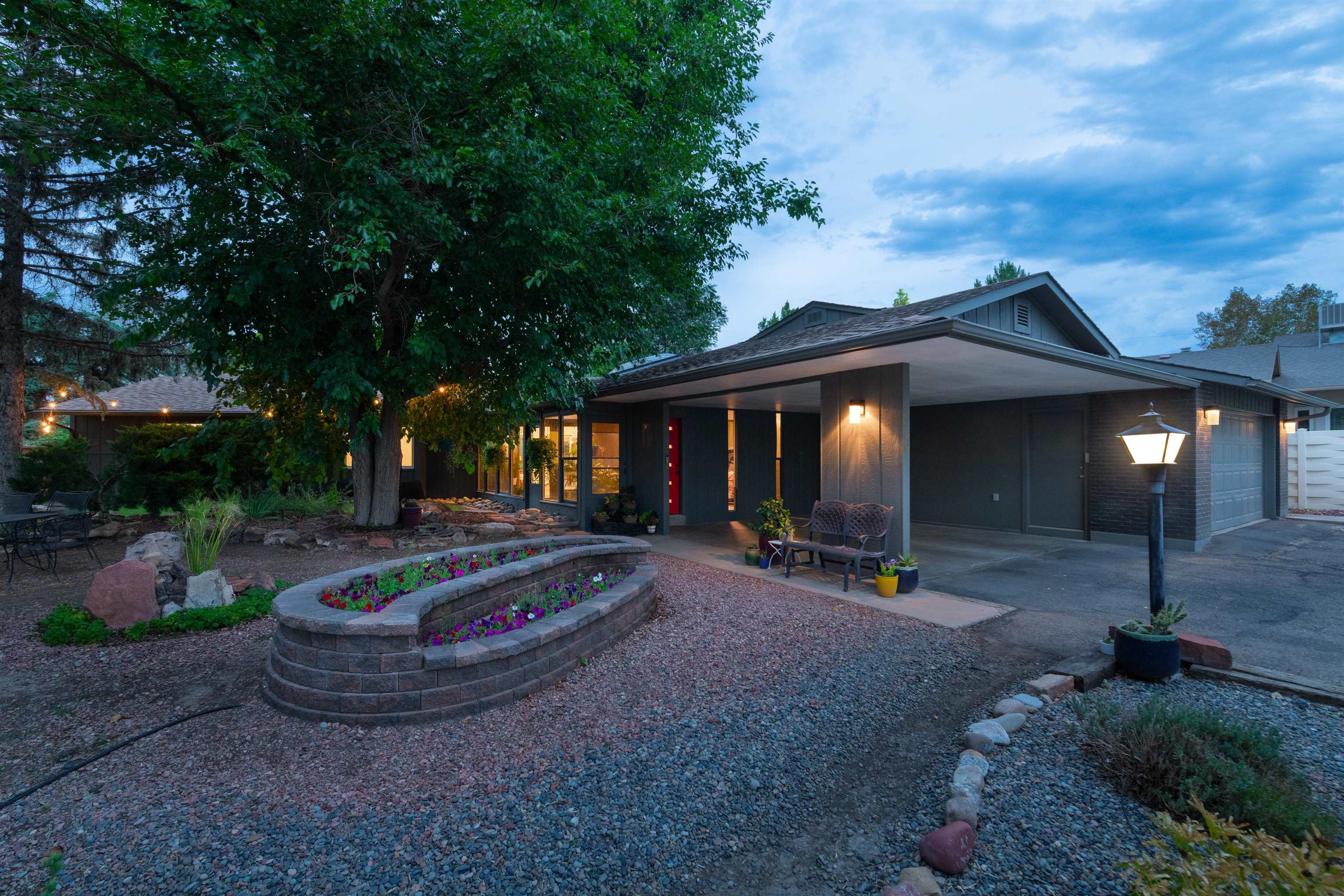 2709 Midway Avenue