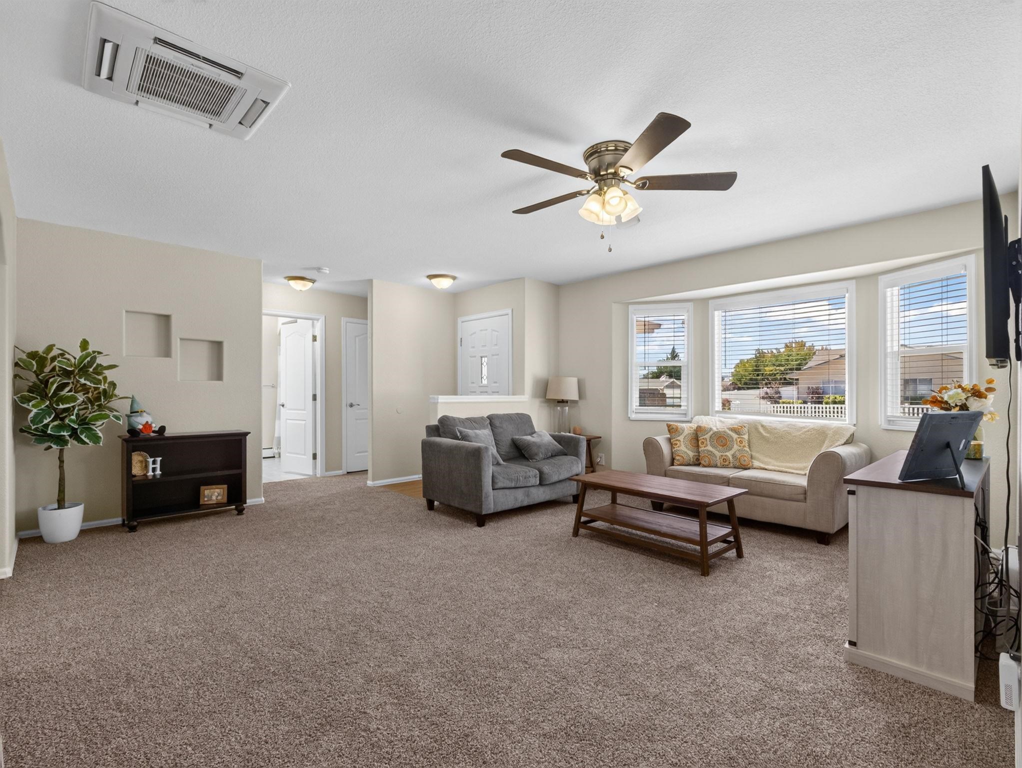 616 Stonegate Drive Property Photo 6