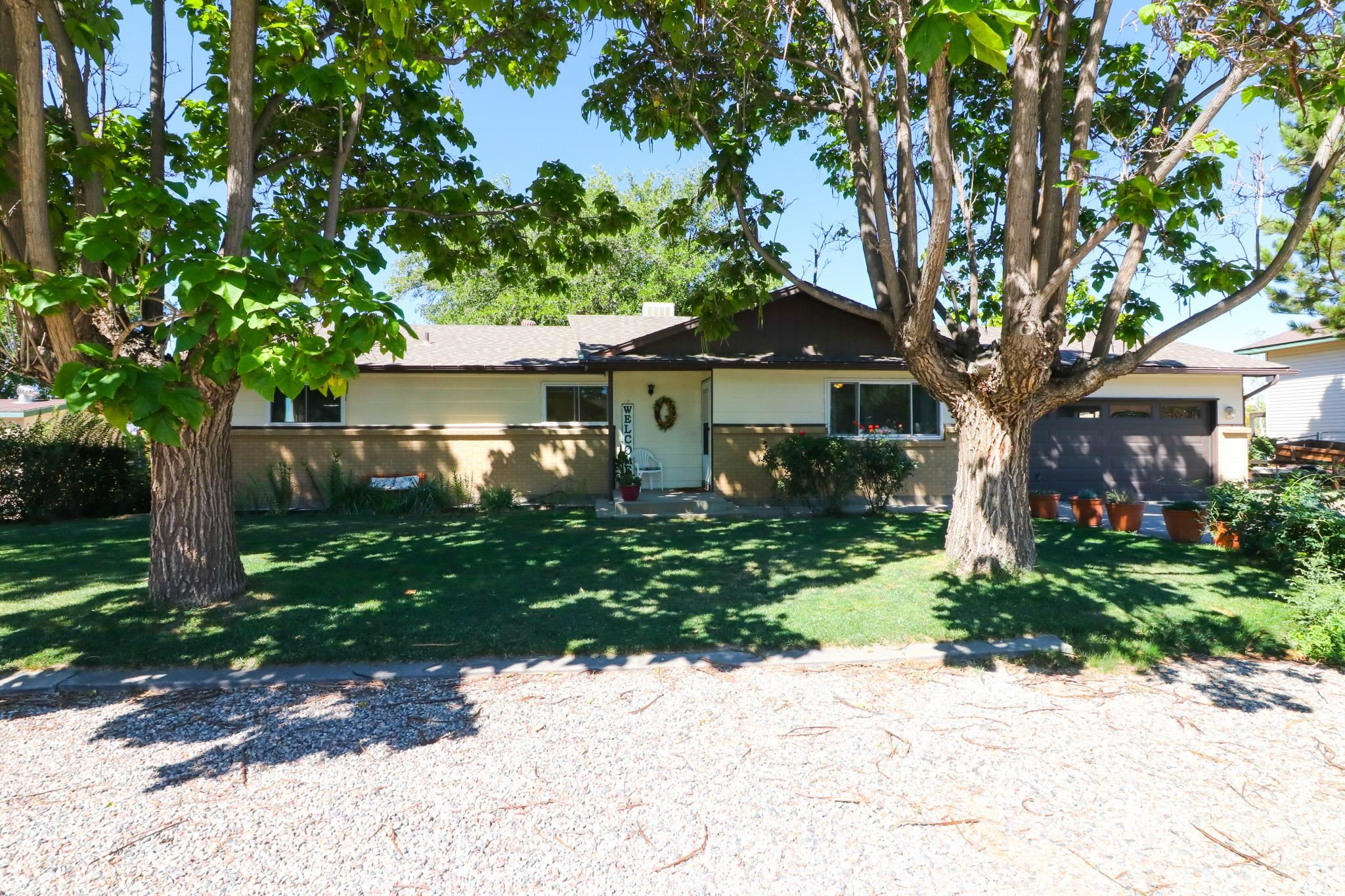 611 Hudsons Bay Drive