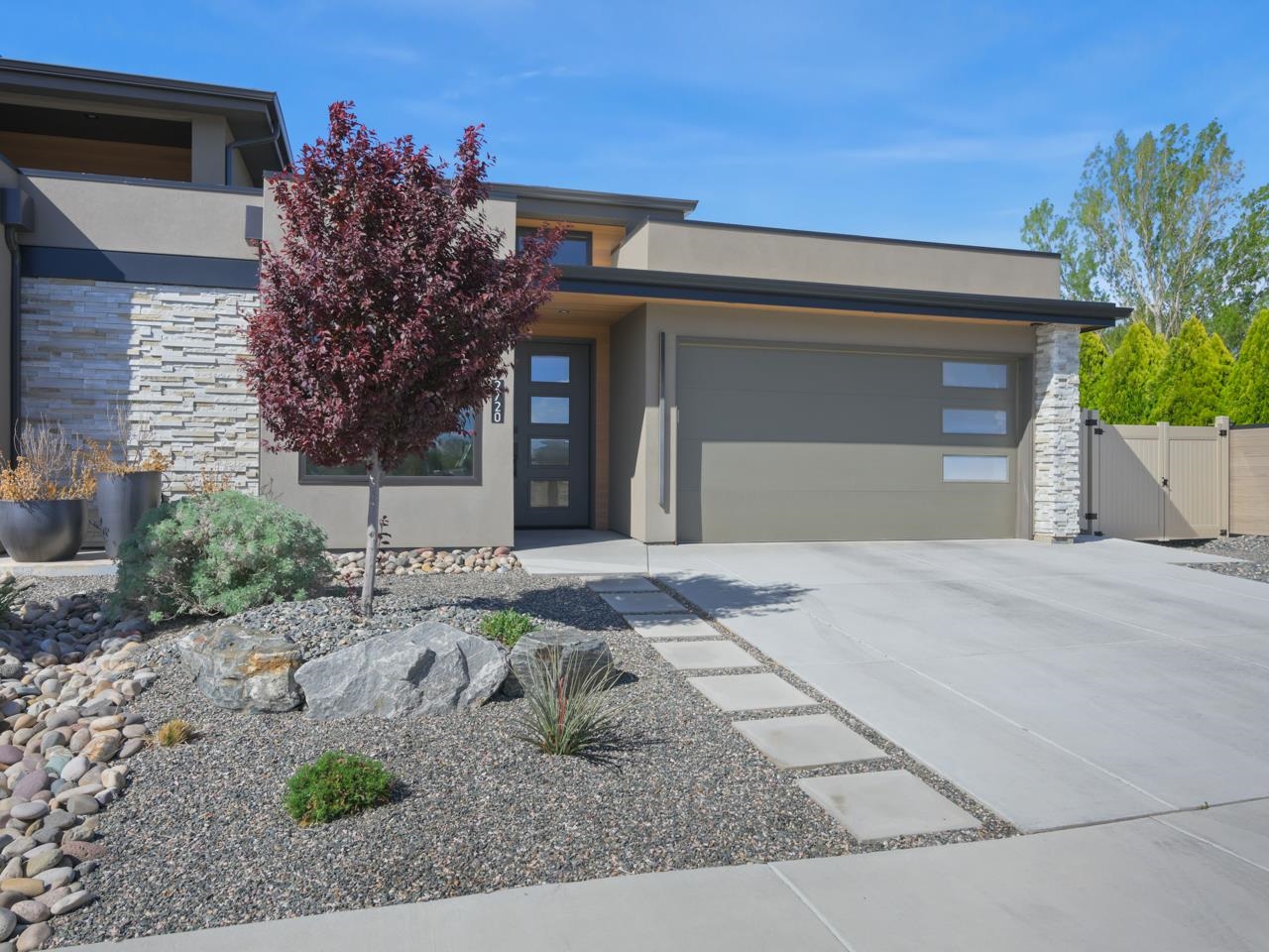 2720 Centercliff Drive Property Photo 2