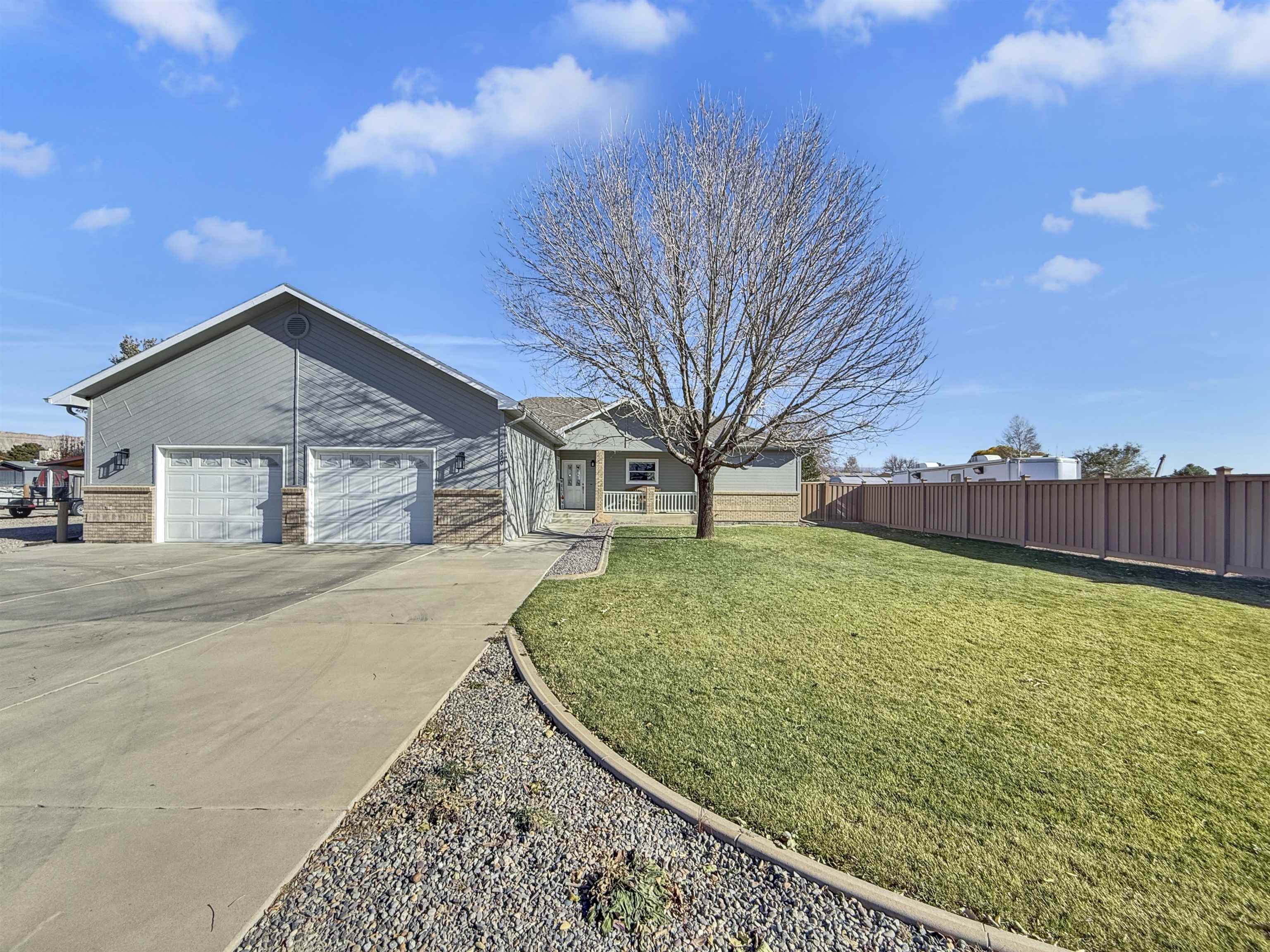 590 30 Road Property Photo 2