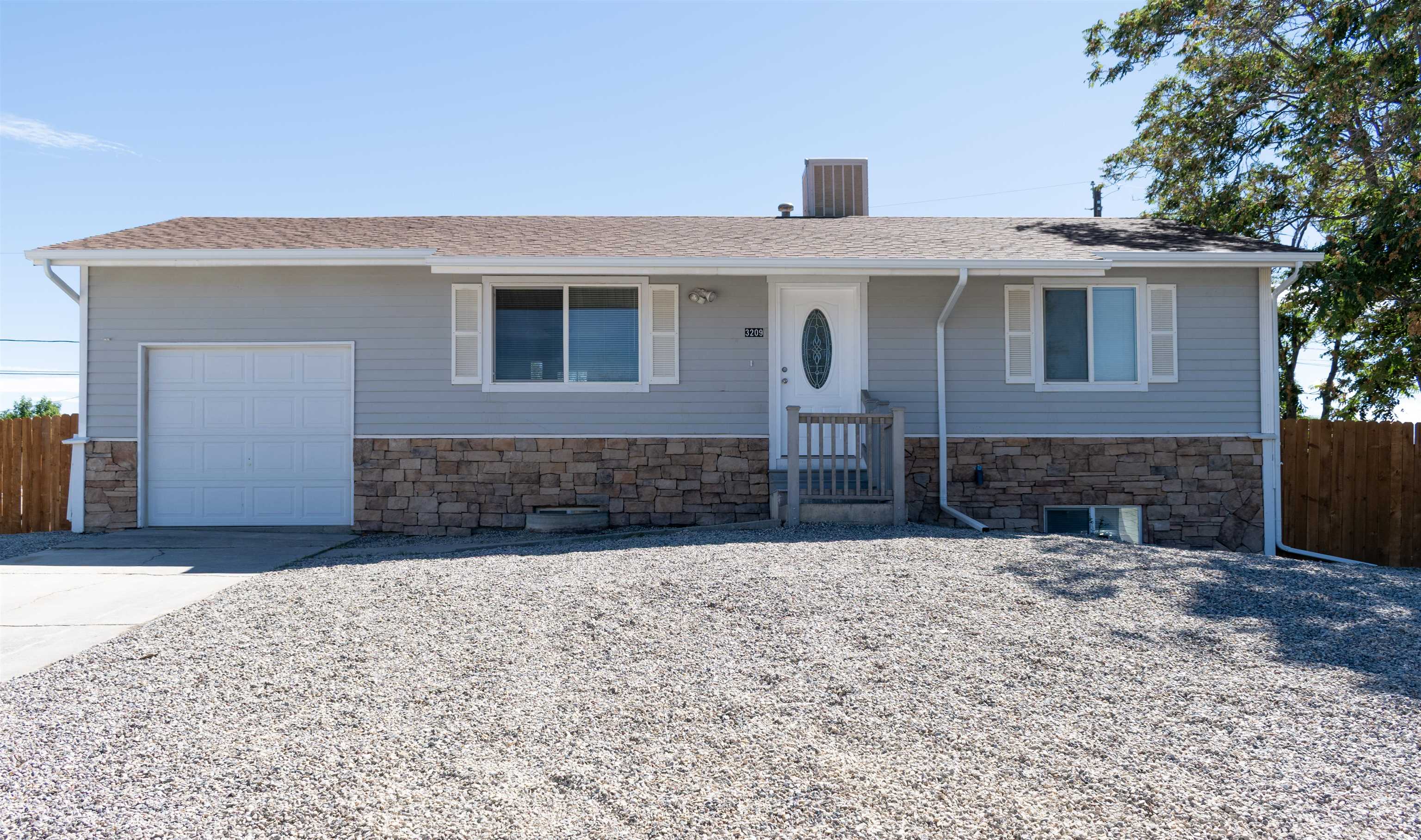 3209 W White Circle Property Photo 1