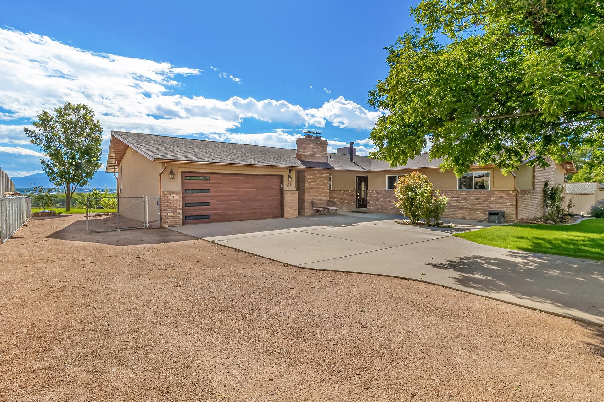 514 Riverview Drive Property Photo 1
