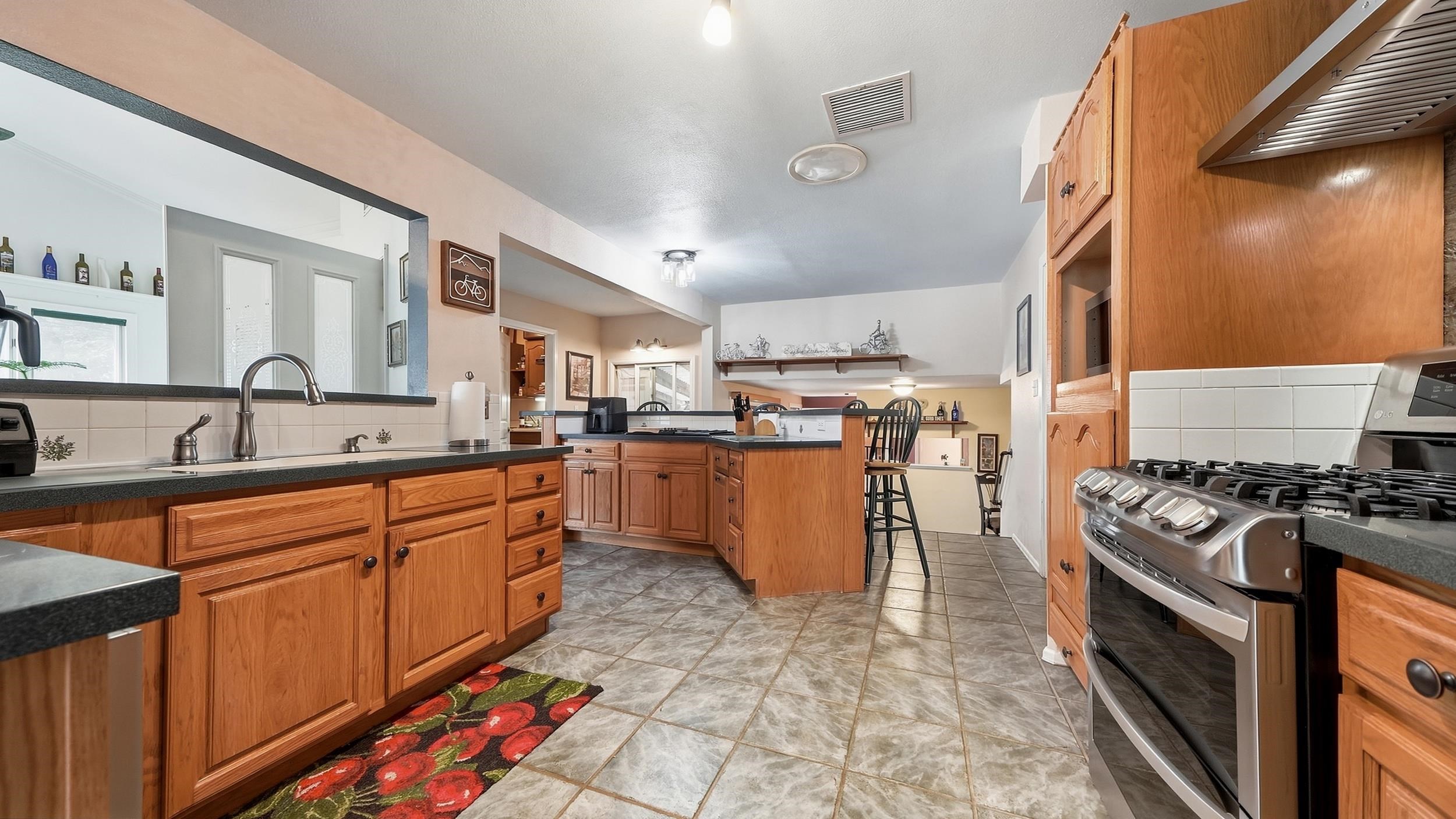 3587 G Road Property Photo 9