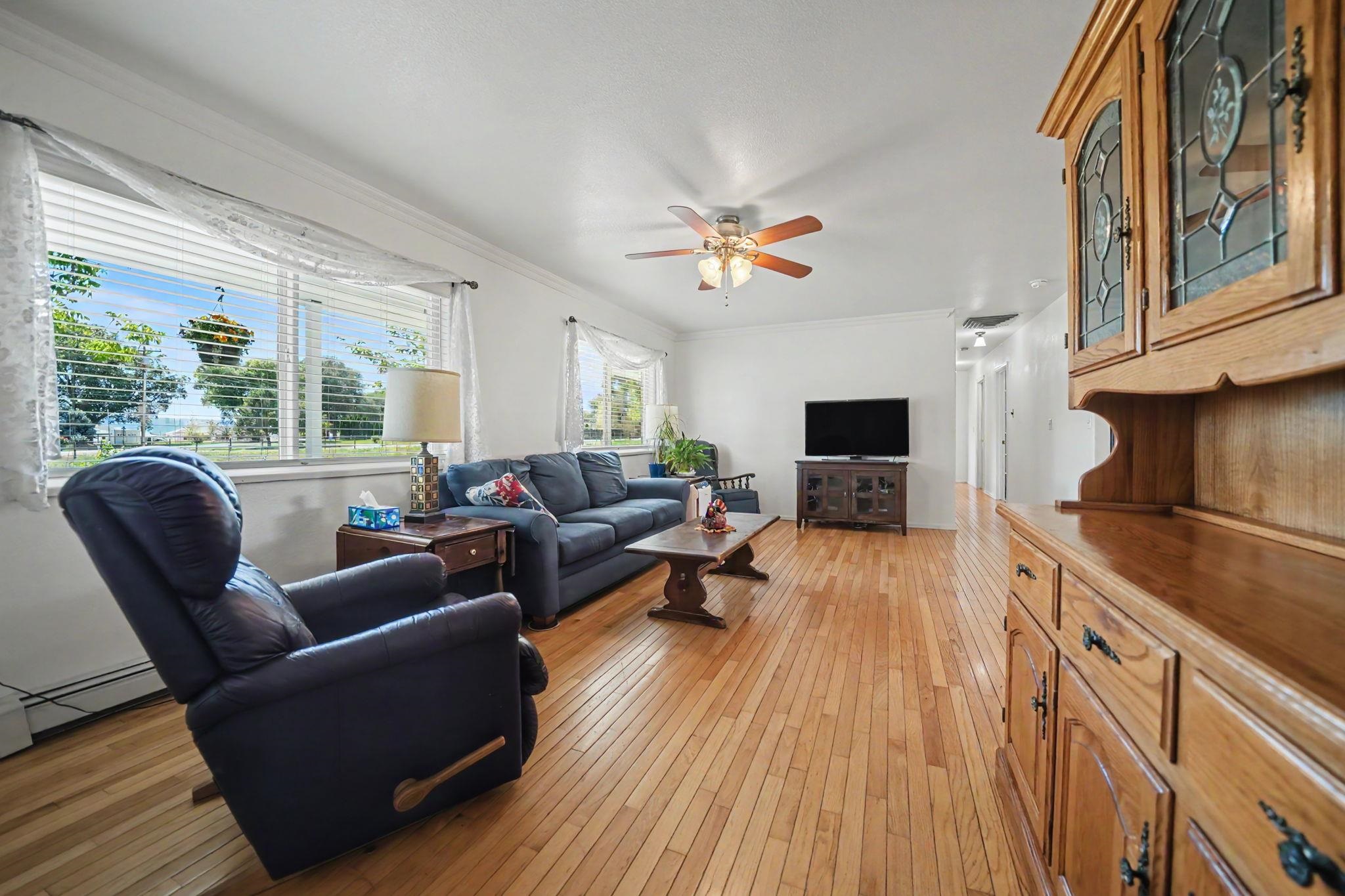 2948 G Road Property Photo 4