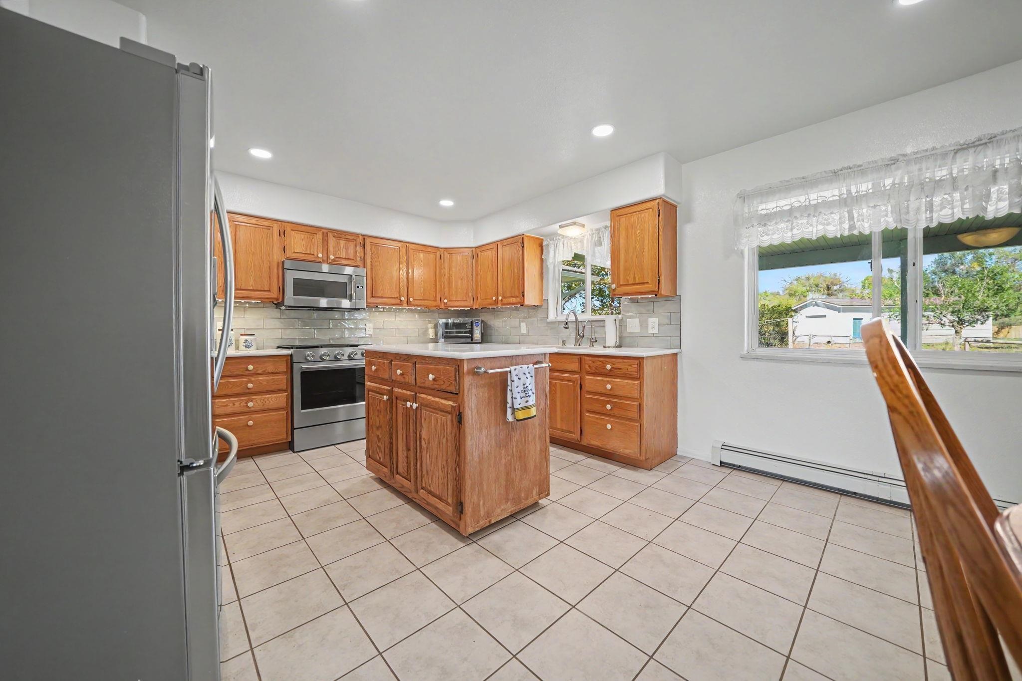 2948 G Road Property Photo 10