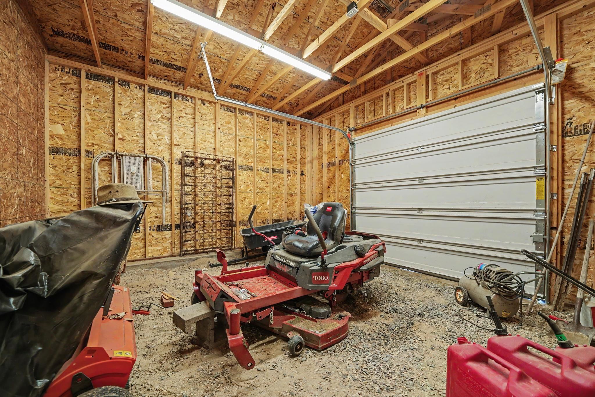 2948 G Road Property Photo 27