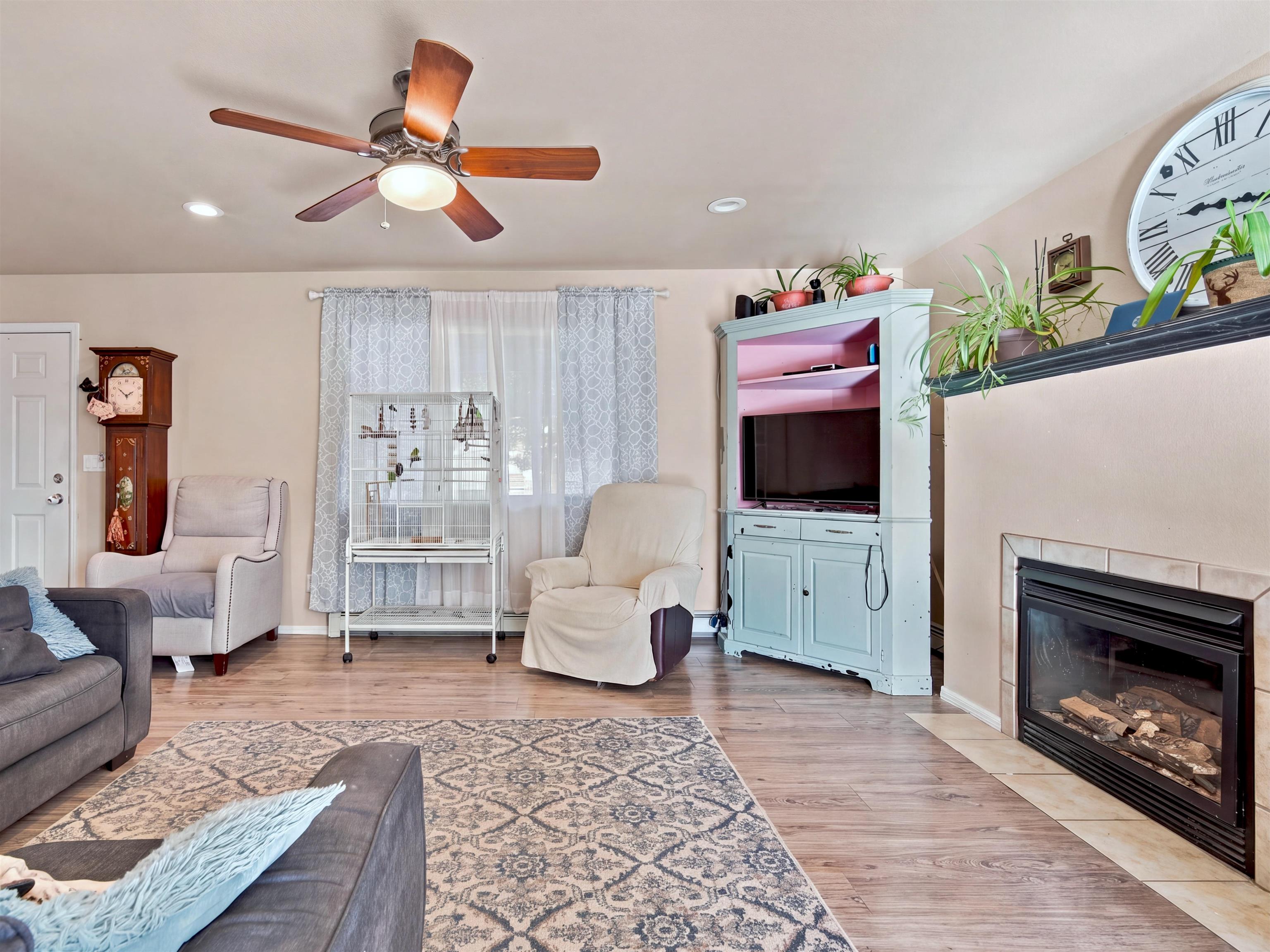 496 Forelle Street Property Photo 7