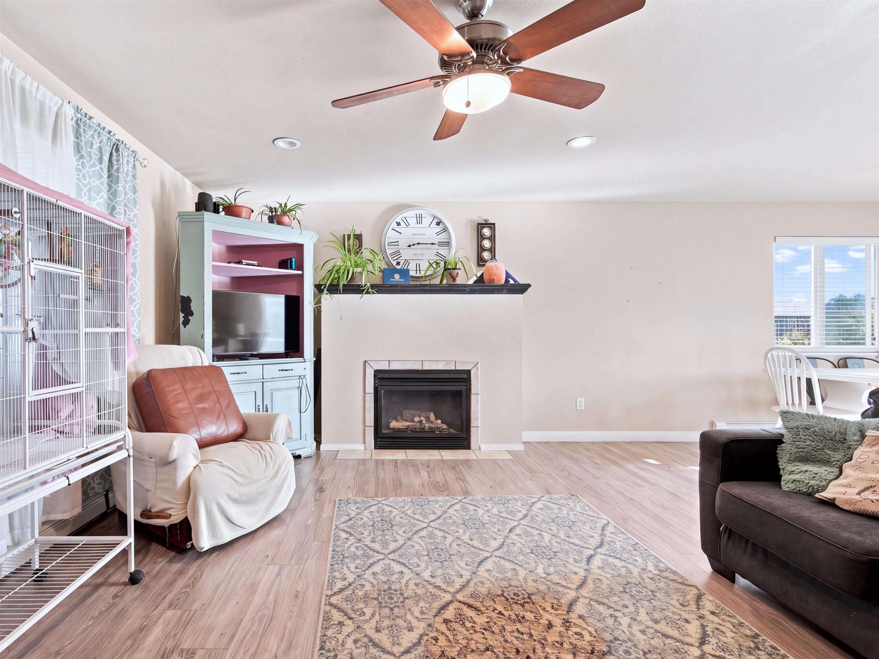 496 Forelle Street Property Photo 8