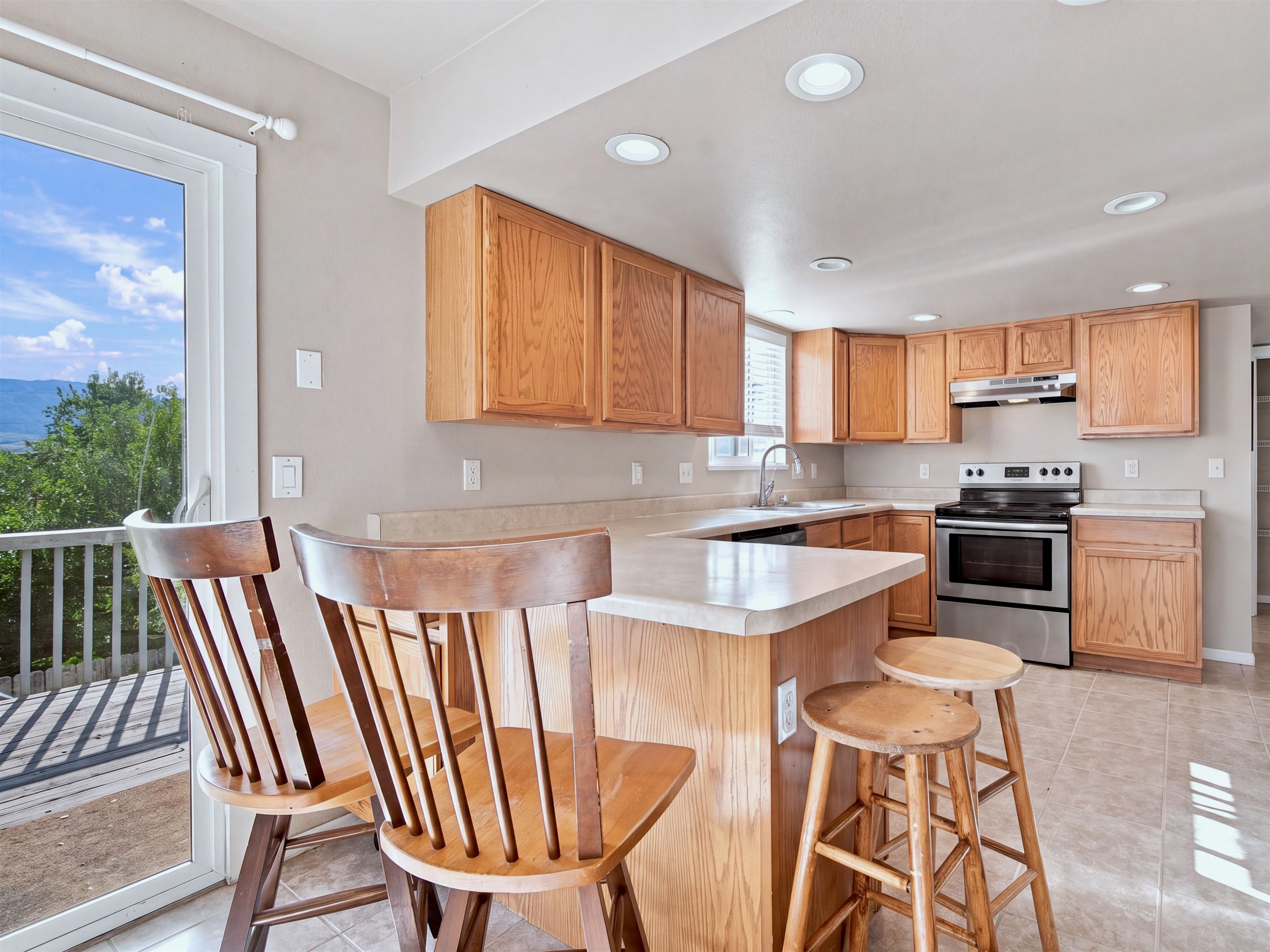 496 Forelle Street Property Photo 10