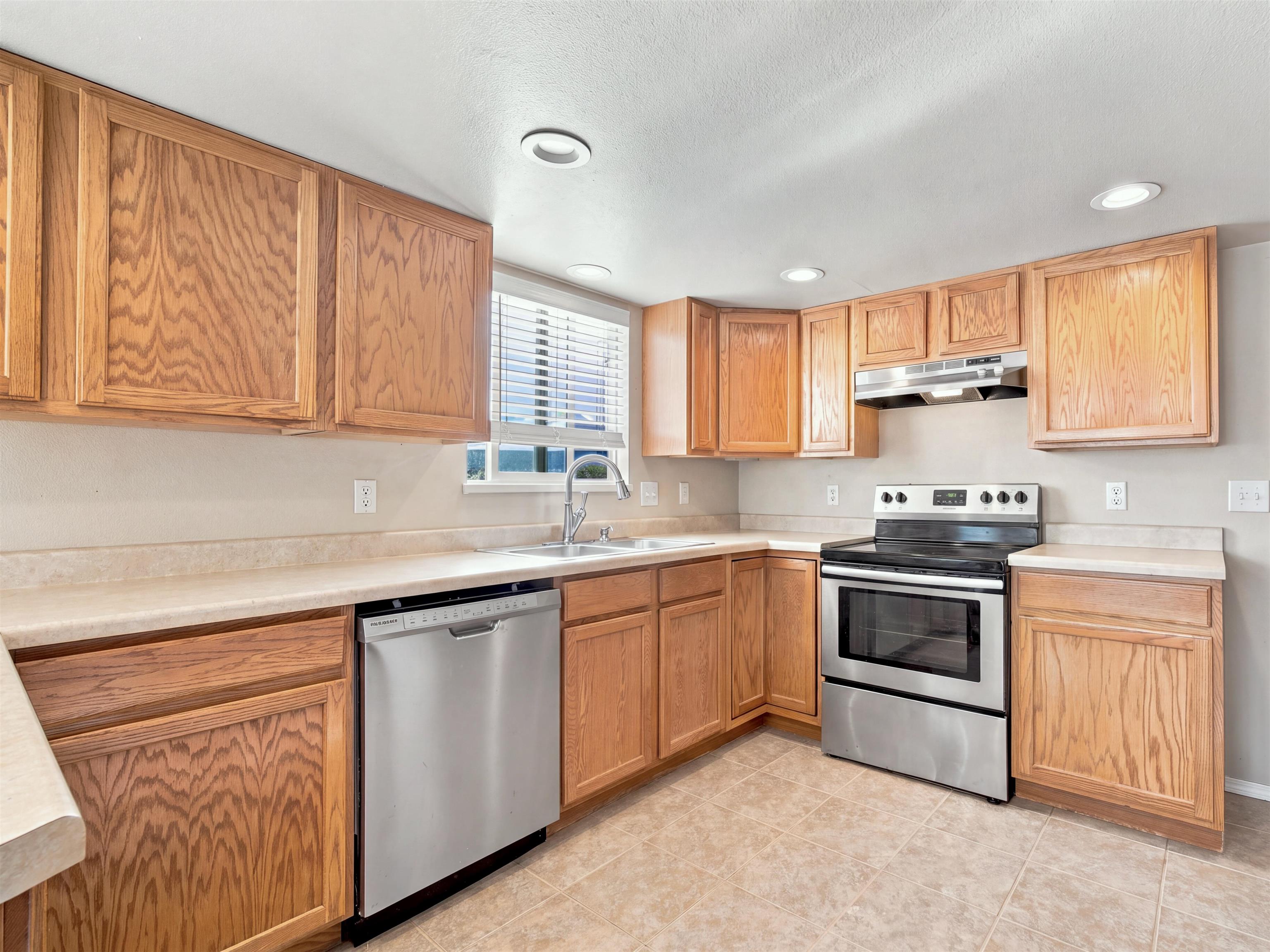 496 Forelle Street Property Photo 11