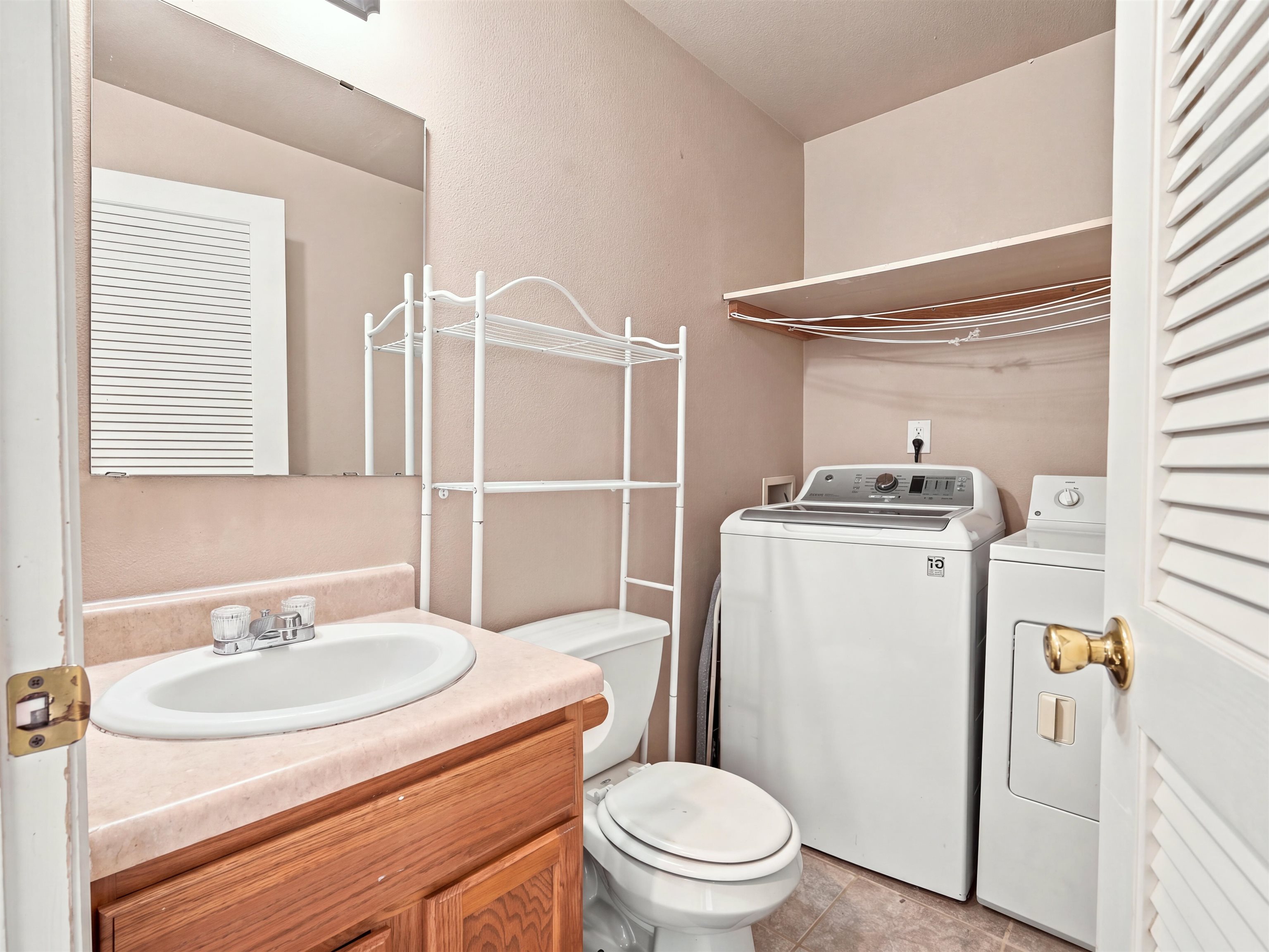 496 Forelle Street Property Photo 14