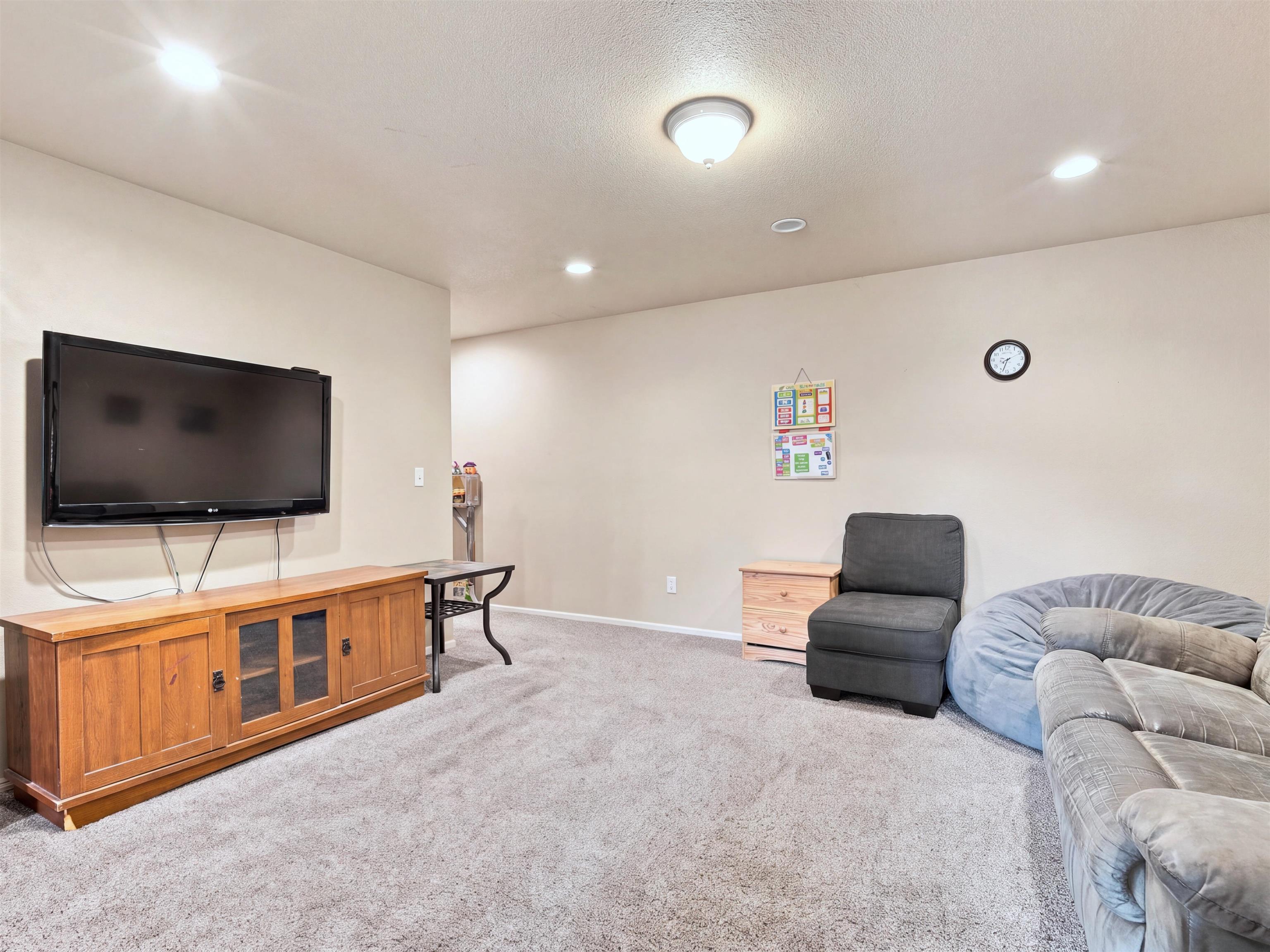 496 Forelle Street Property Photo 24