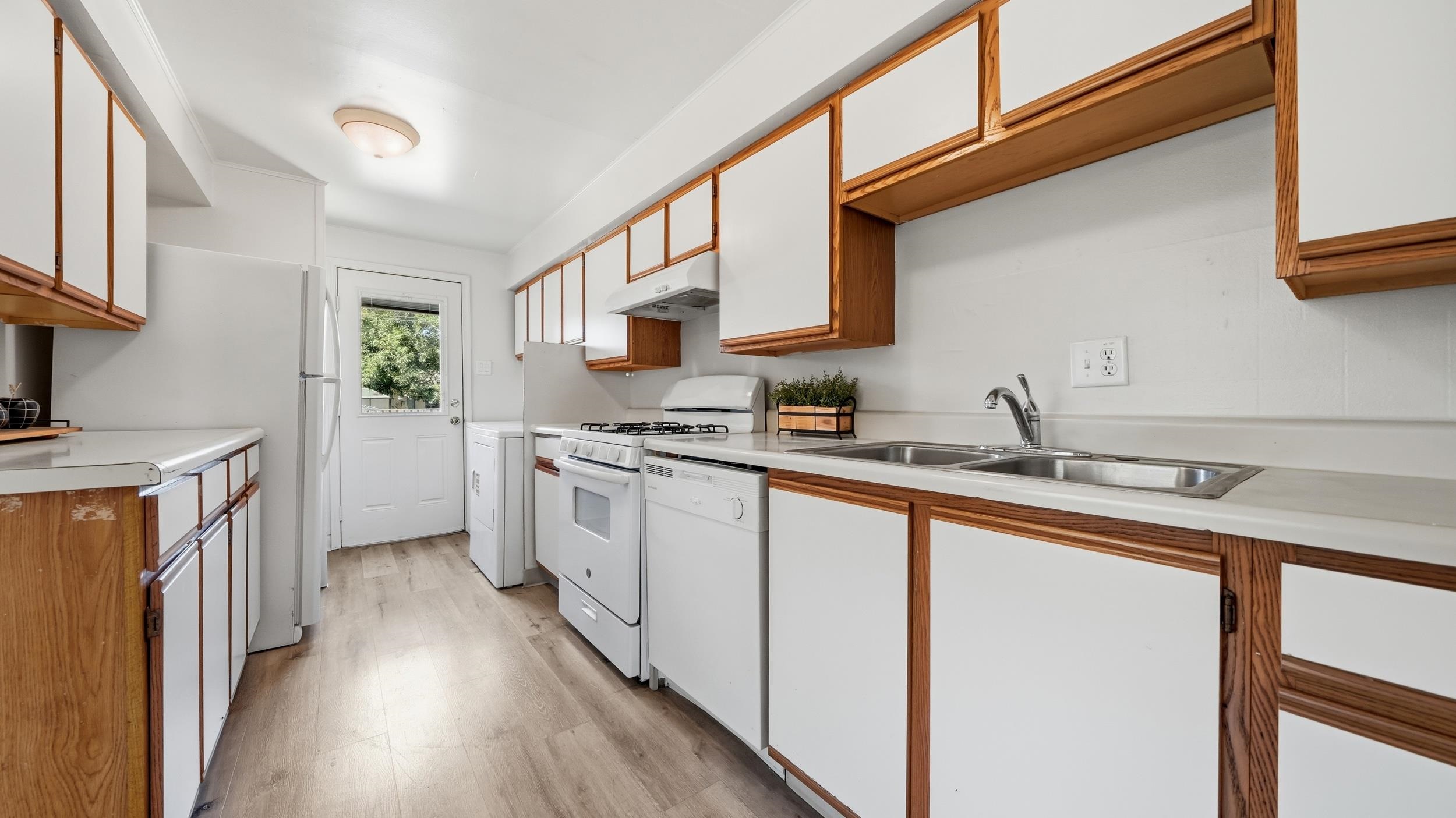 1343 N 25th Street Property Photo 8