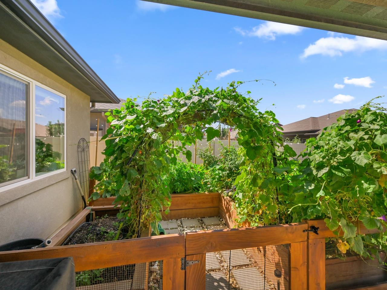 457 Lewis Street Property Photo 25